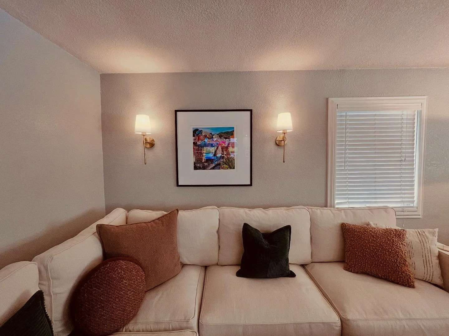 Another &ldquo;small edit&rdquo; that transforms a space in a big way. ✨

This client didn&rsquo;t want to put holes in the walls, but after refreshing the living room with a new couch, rug, and accessories, the lighting didn&rsquo;t match the new en