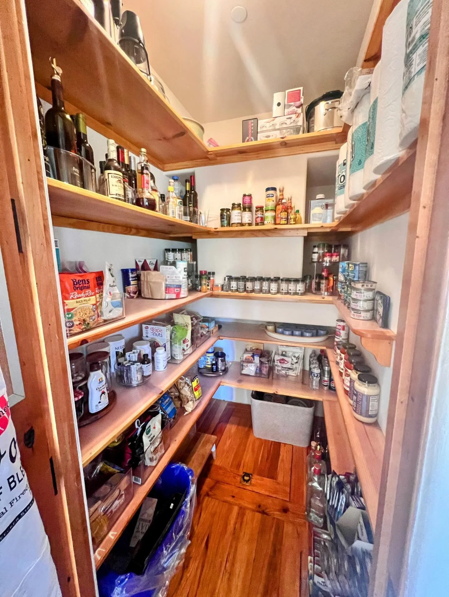 After ➡️ Before: Pantries&mdash;just like humans&mdash;come in all shapes and sizes. I&rsquo;ve worked with many, and while none are perfect, every single one has potential.

What I love most about pantry organizing is working with constraints. In th