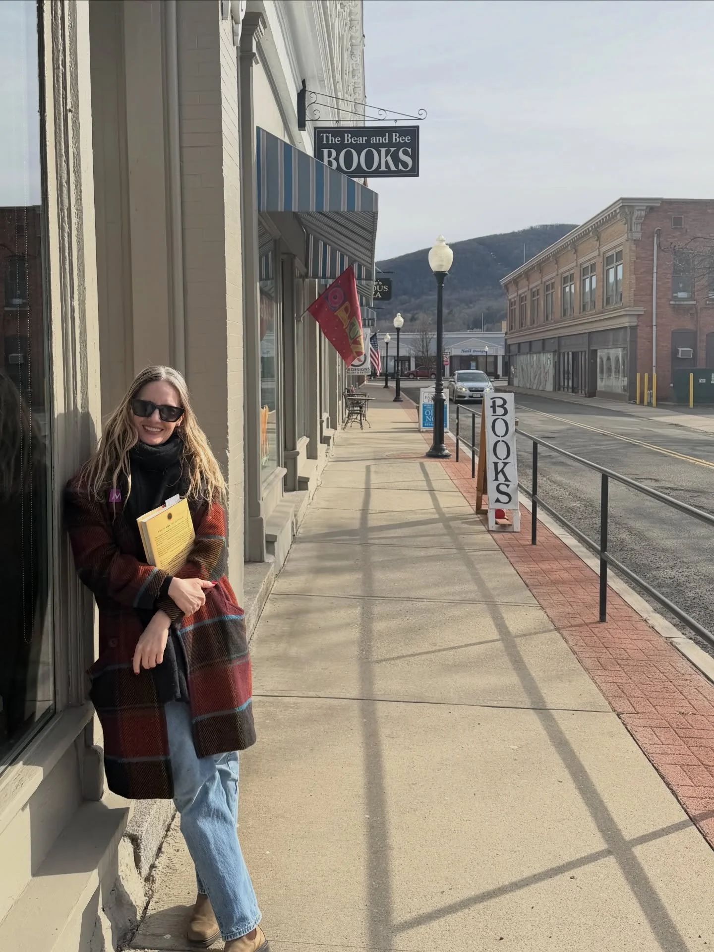 Excited that The Circuitry We Share will be in @bearbeebooks in the berkshires! 

A field trip to @massmoca is always a good idea 🤸🚀