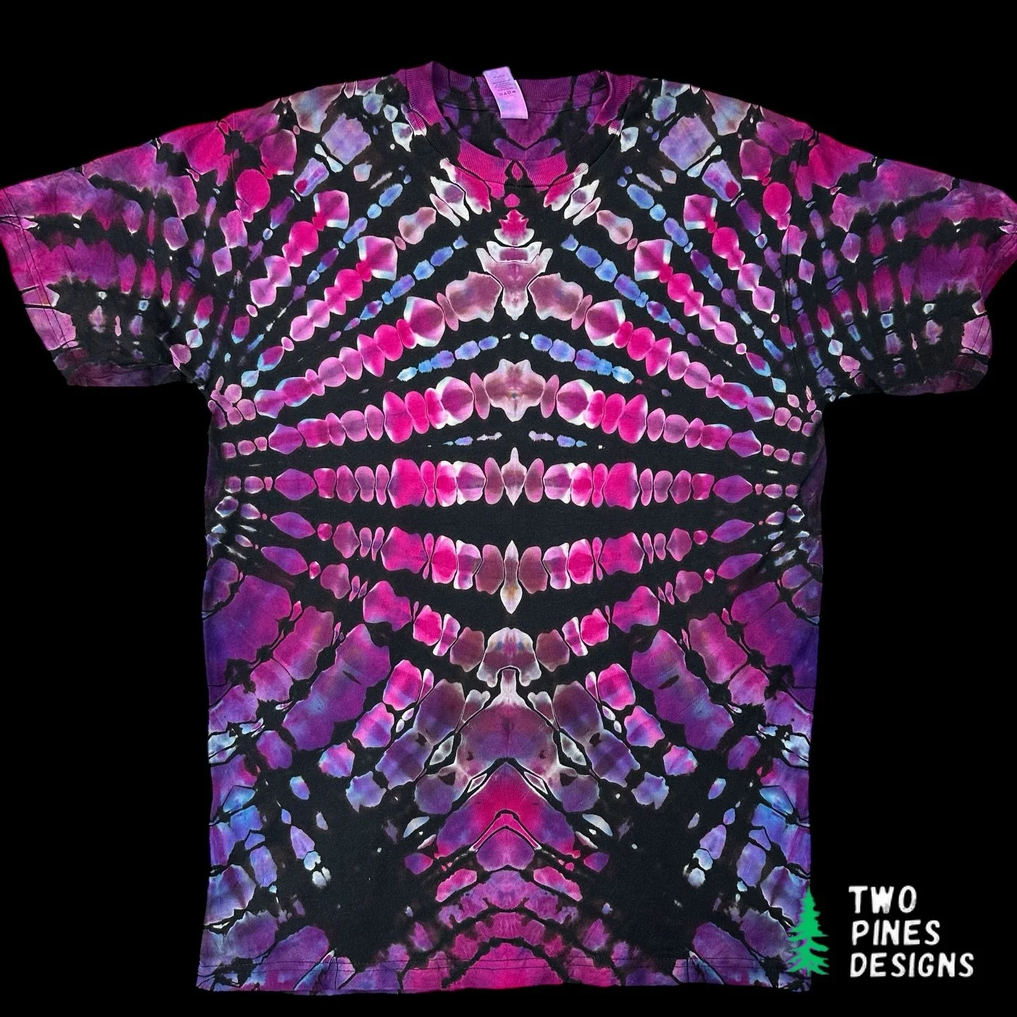 Neon Pulse 
Fresh reverse dye
Adult Small 
$50 shipping available 
DM or comment if interested 

#two_pines_designs #tiedye #fashion #mountainmaryland