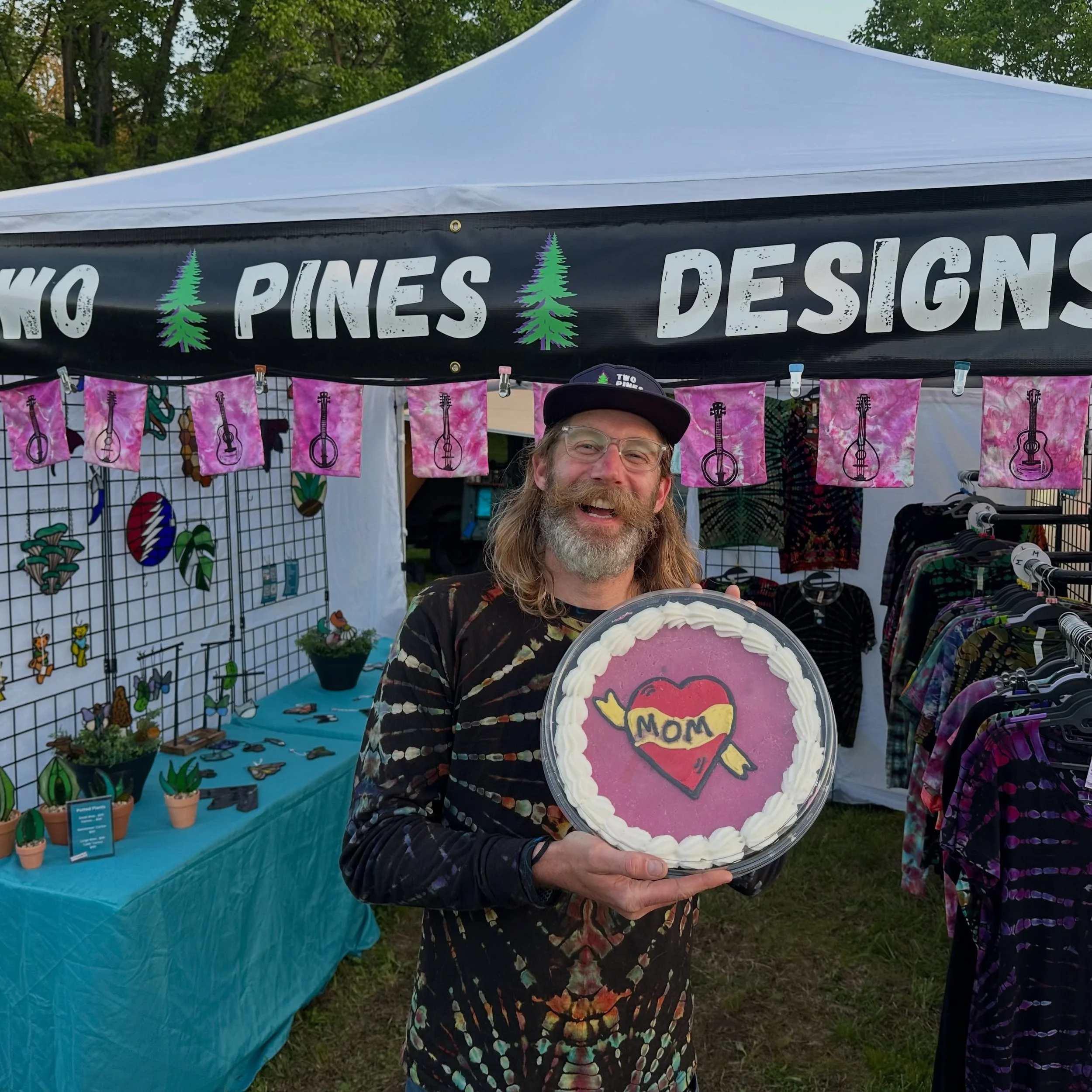 I had a great time over the weekend and would like to thank Sleepy Creek Promotions for organizing such a fantastic event. The event was well organized, and the staff were helpful. As a vendor, I was there to sell our handmade goods, but the weekend 