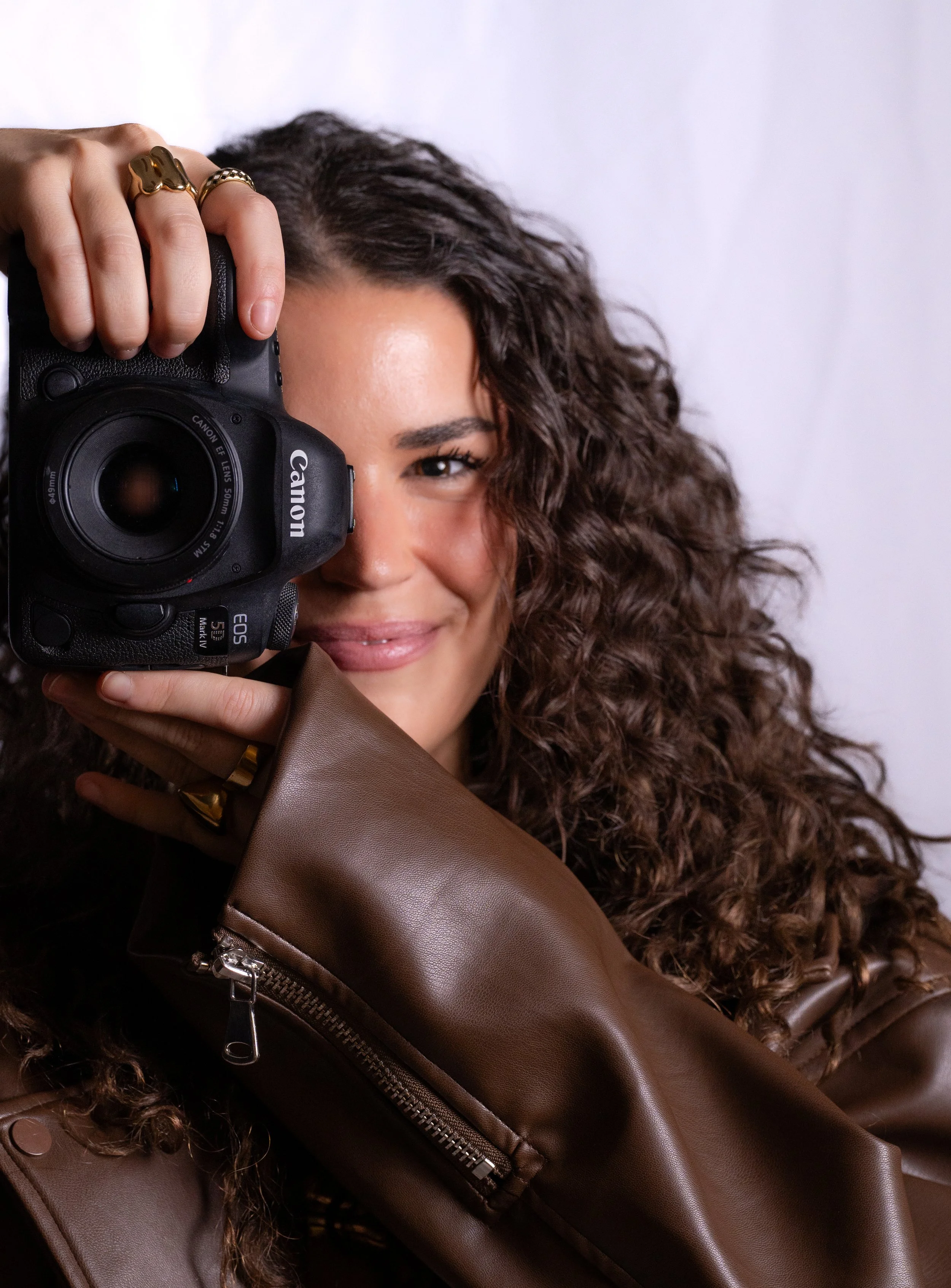 Kylee - Headshots 12-9-25-010.jpg