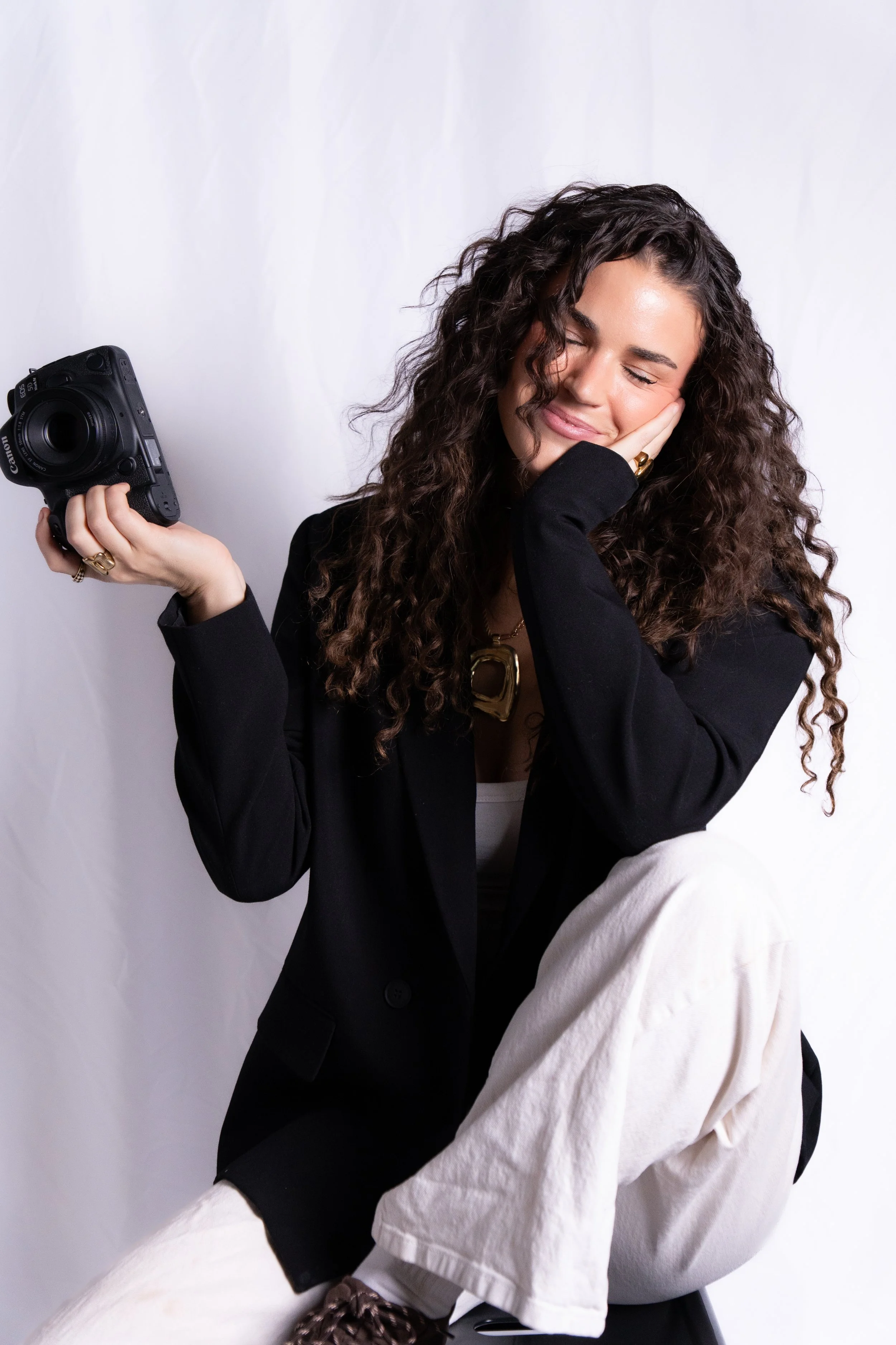 Kylee - Headshots 12-9-25-077.jpg