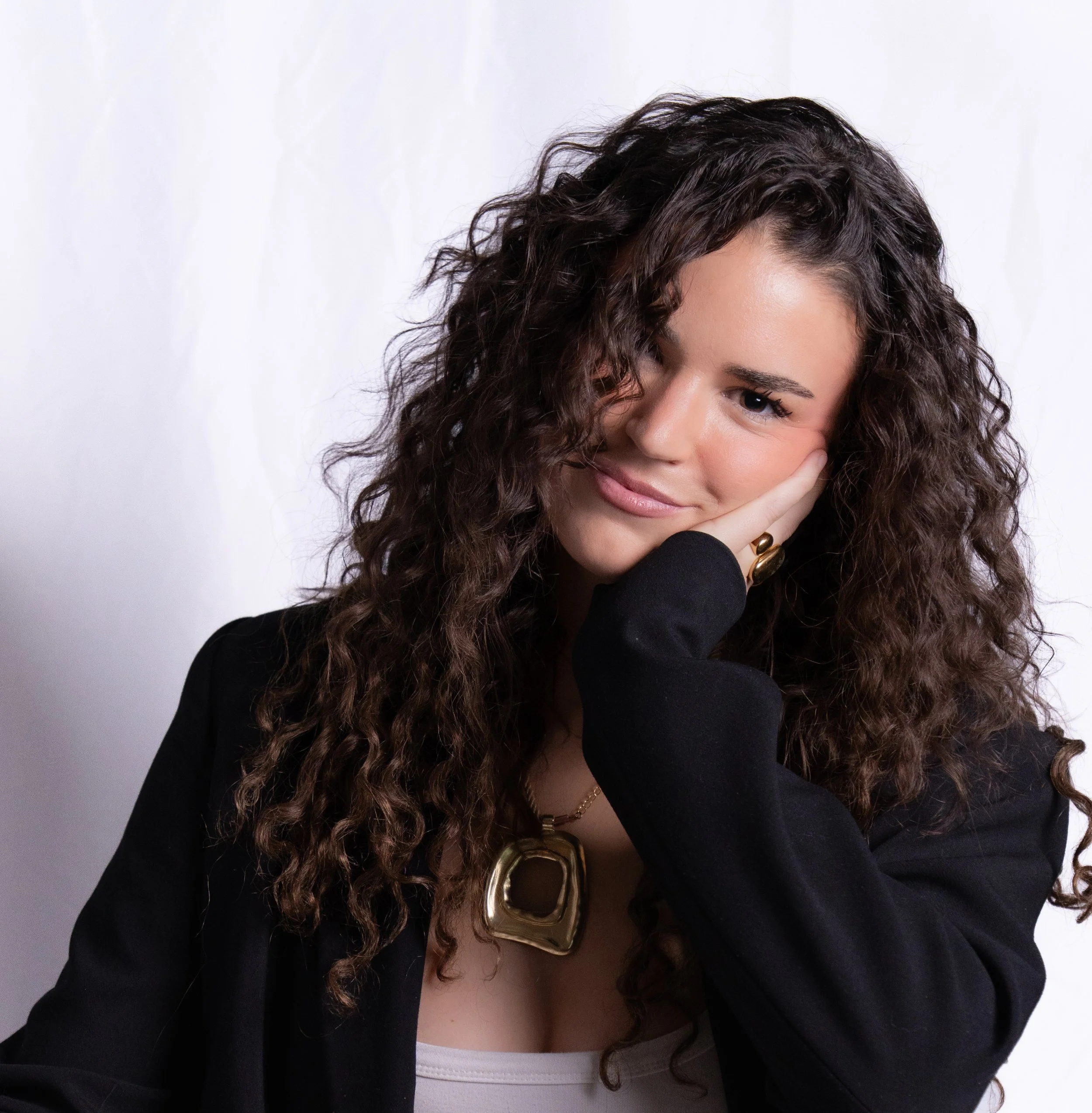 Kylee - Headshots 12-9-25-069.jpg