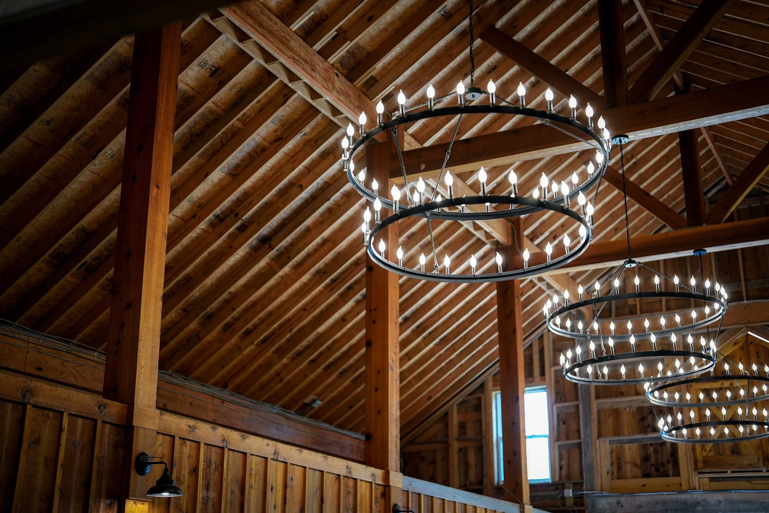 Rustic Luxury Horse Barn & 22-Acre Pasture in Franklin. Wedding Venue, Event Venue, 25 miles from Nashville, 30 minutes from Nashville, Creative Retreat Space, TV & Film Location, Film Set, Private Event Space, Log Cabin, Barn & Pasture, Horse Stable