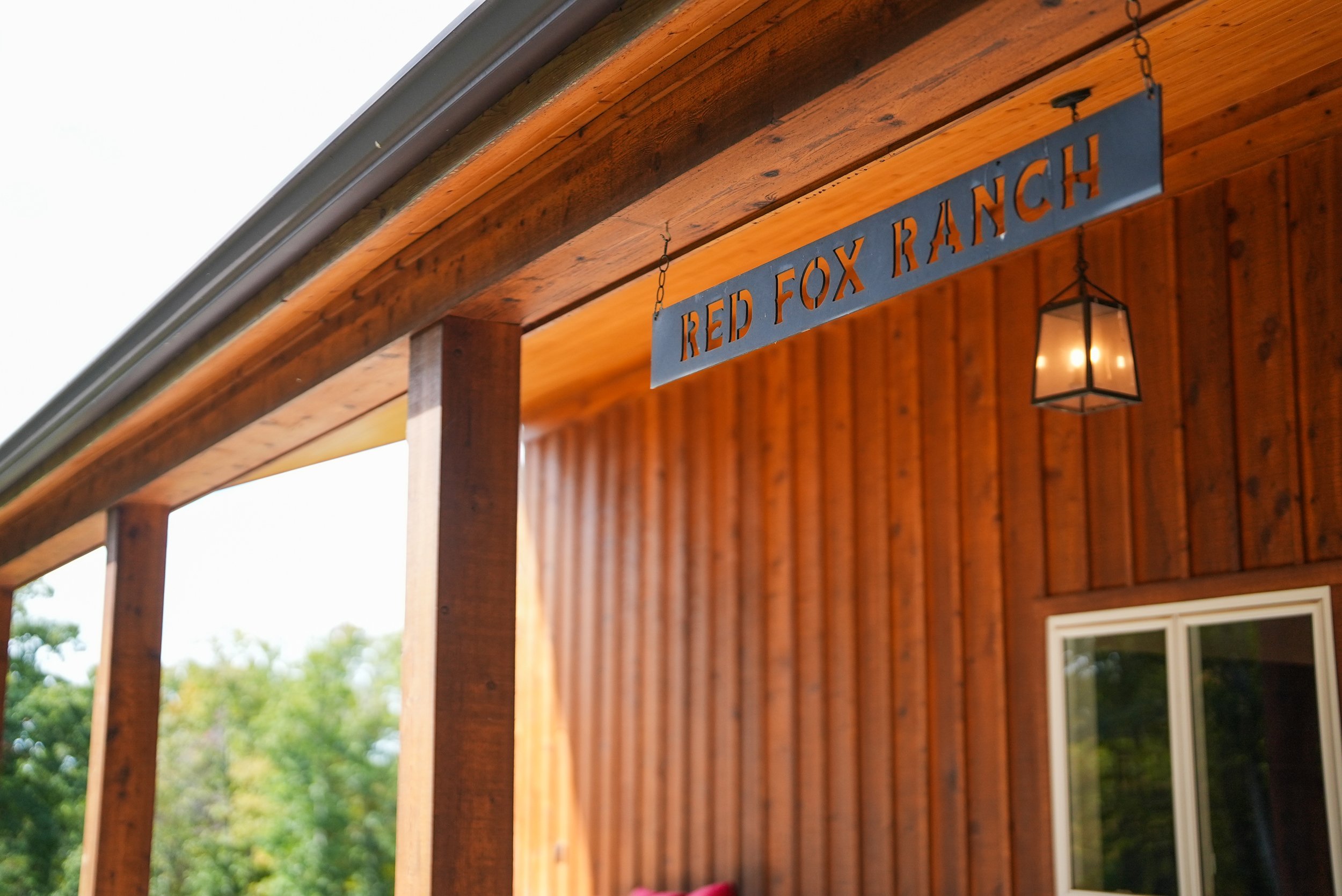 Rustic Luxury Horse Barn & 22-Acre Pasture in Franklin. Wedding Venue, Event Venue, 25 miles from Nashville, 30 minutes from Nashville, Creative Retreat Space, TV & Film Location, Film Set, Private Event Space, Log Cabin, Barn & Pasture, Horse Stable