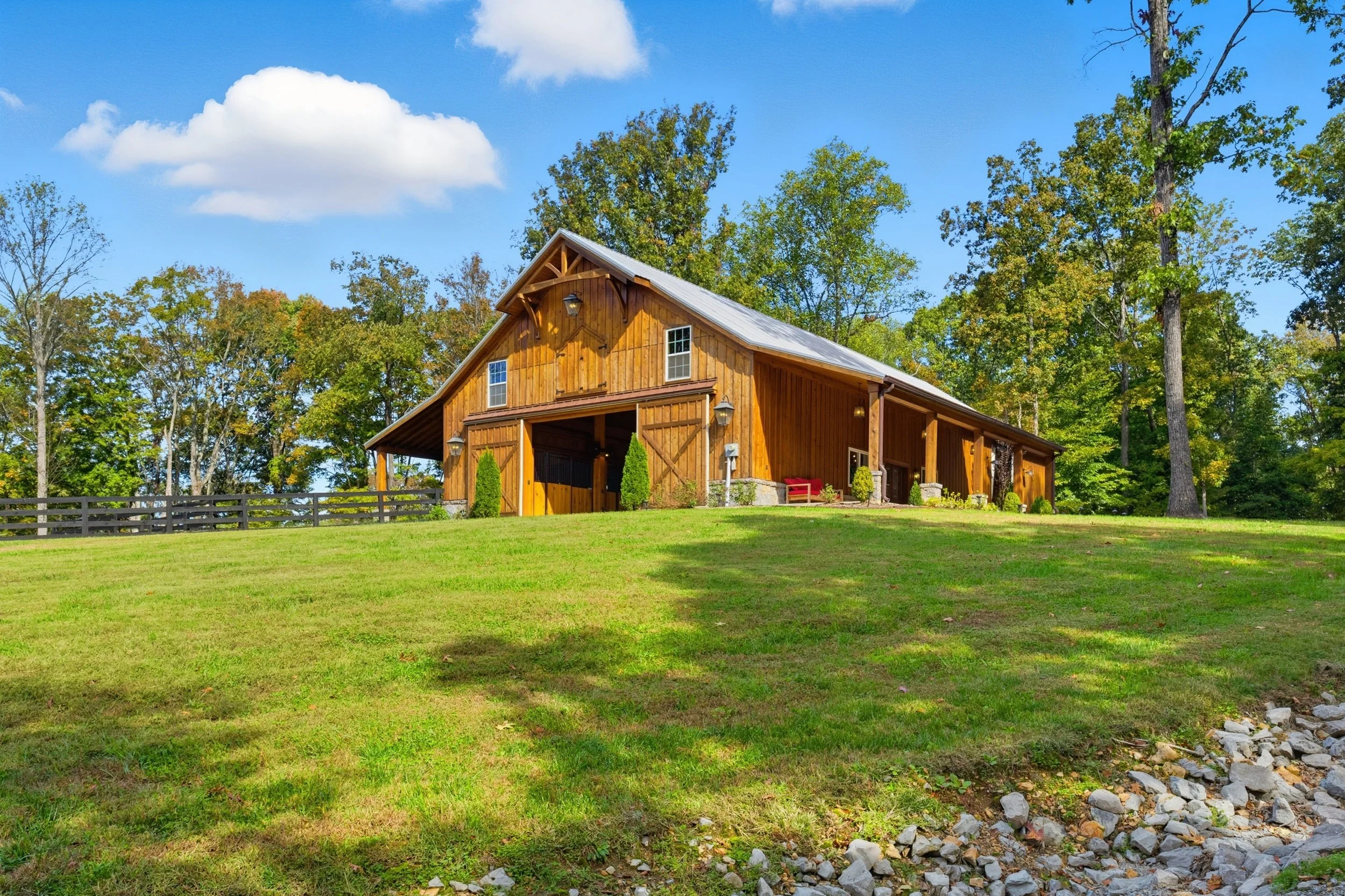 Rustic Luxury Horse Barn & 22-Acre Pasture in Franklin. Wedding Venue, Event Venue, 25 miles from Nashville, 30 minutes from Nashville, Creative Retreat Space, TV & Film Location, Film Set, Private Event Space, Log Cabin, Barn & Pasture, Horse Stable