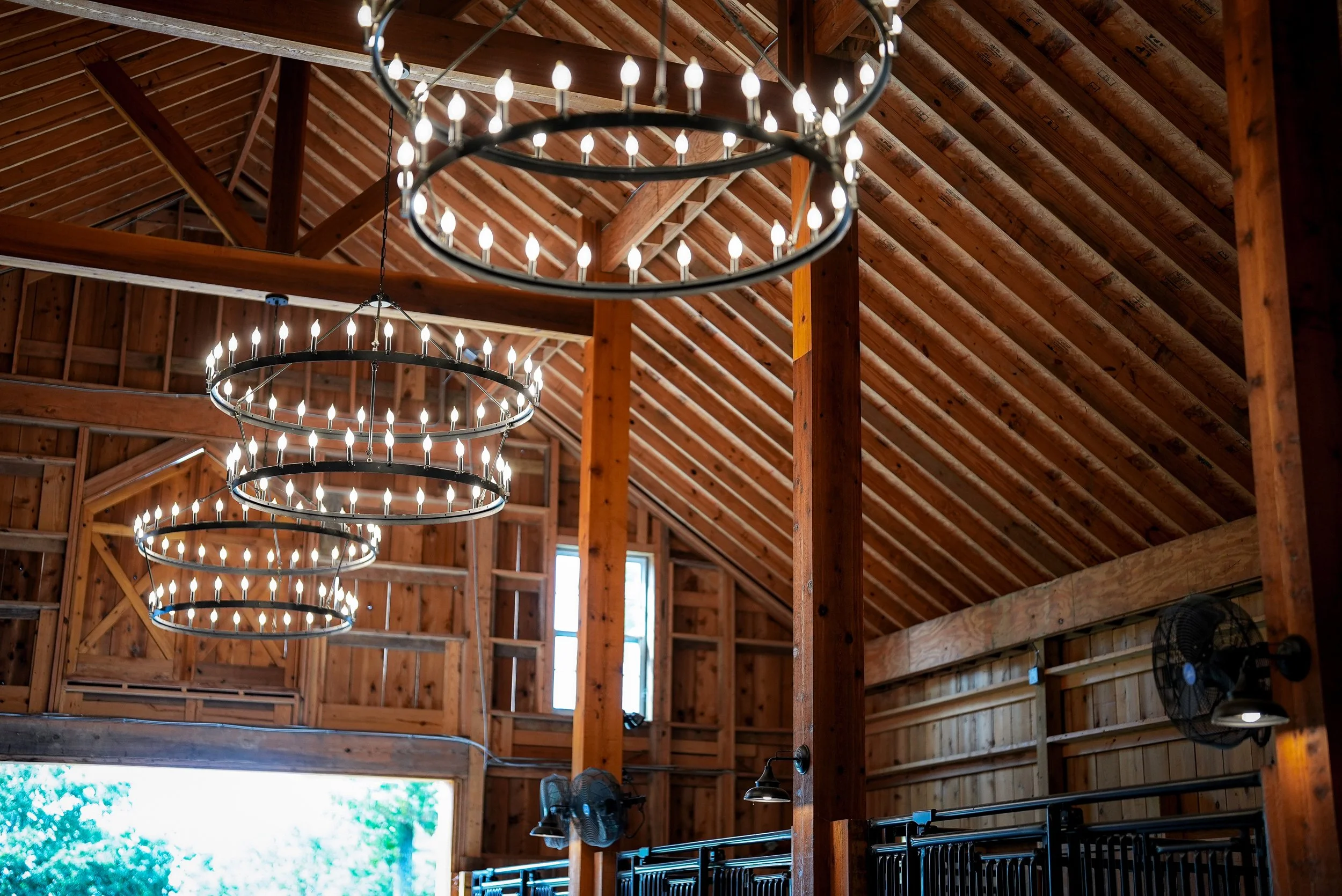 Rustic Luxury Horse Barn & 22-Acre Pasture in Franklin. Wedding Venue, Event Venue, 25 miles from Nashville, 30 minutes from Nashville, Creative Retreat Space, TV & Film Location, Film Set, Private Event Space, Log Cabin, Barn & Pasture, Horse Stable