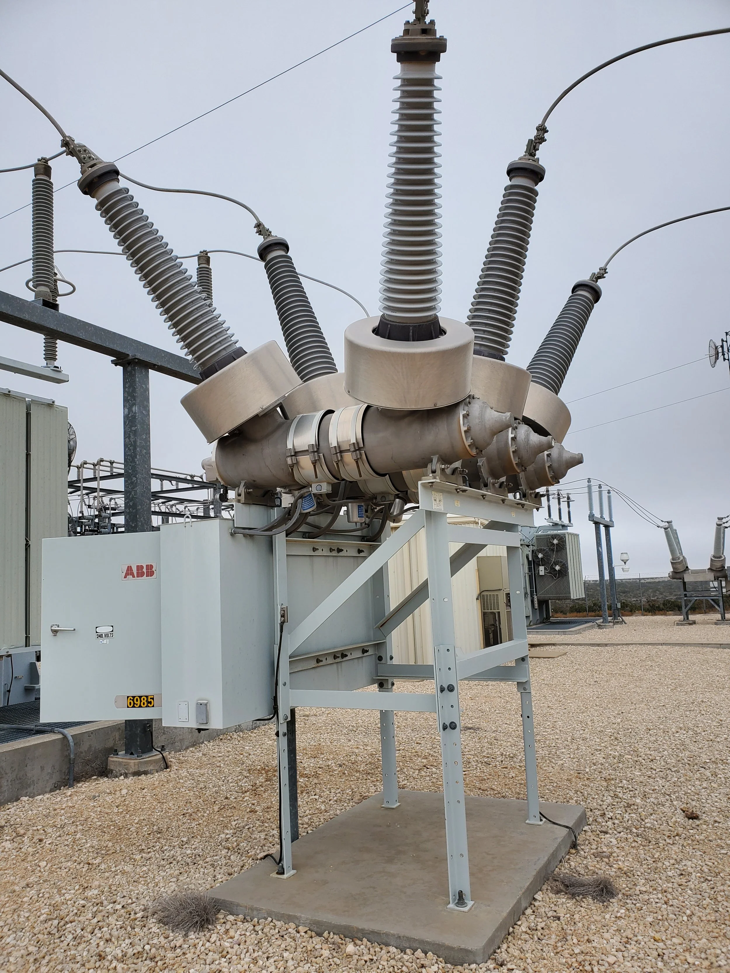 High Voltage Circuit Breaker SF6 Gas Install