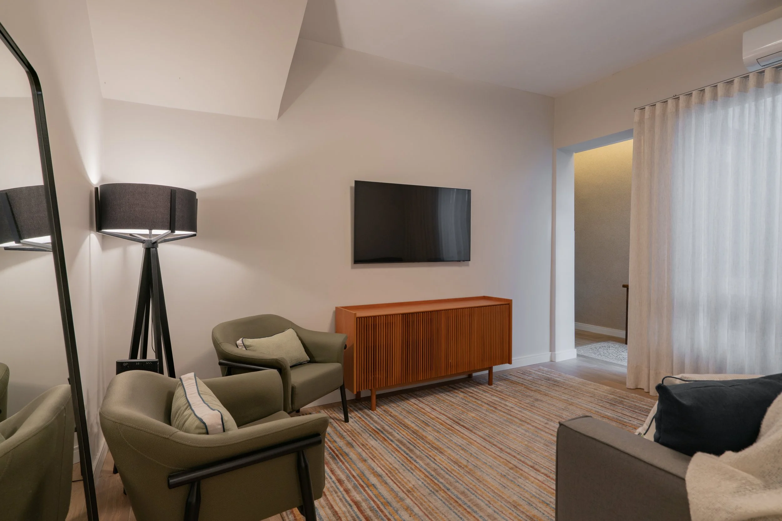 Alice 11_batcheditor_fotor.jpg