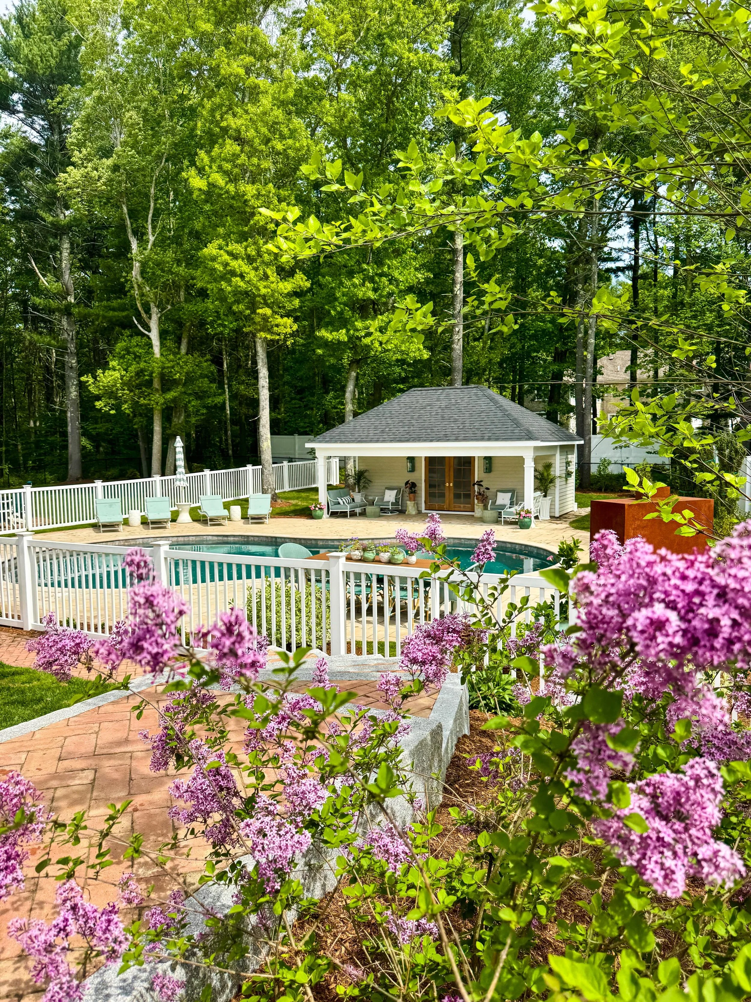 This weekend marks the beginning of summer&hellip; I spent the past week arranging outdoor planters, enjoying the last of the spring blooms, and soaking in a few days by the pool &mdash; a preview of the warm, sun-soaked months ahead ☀️ Wishing you a