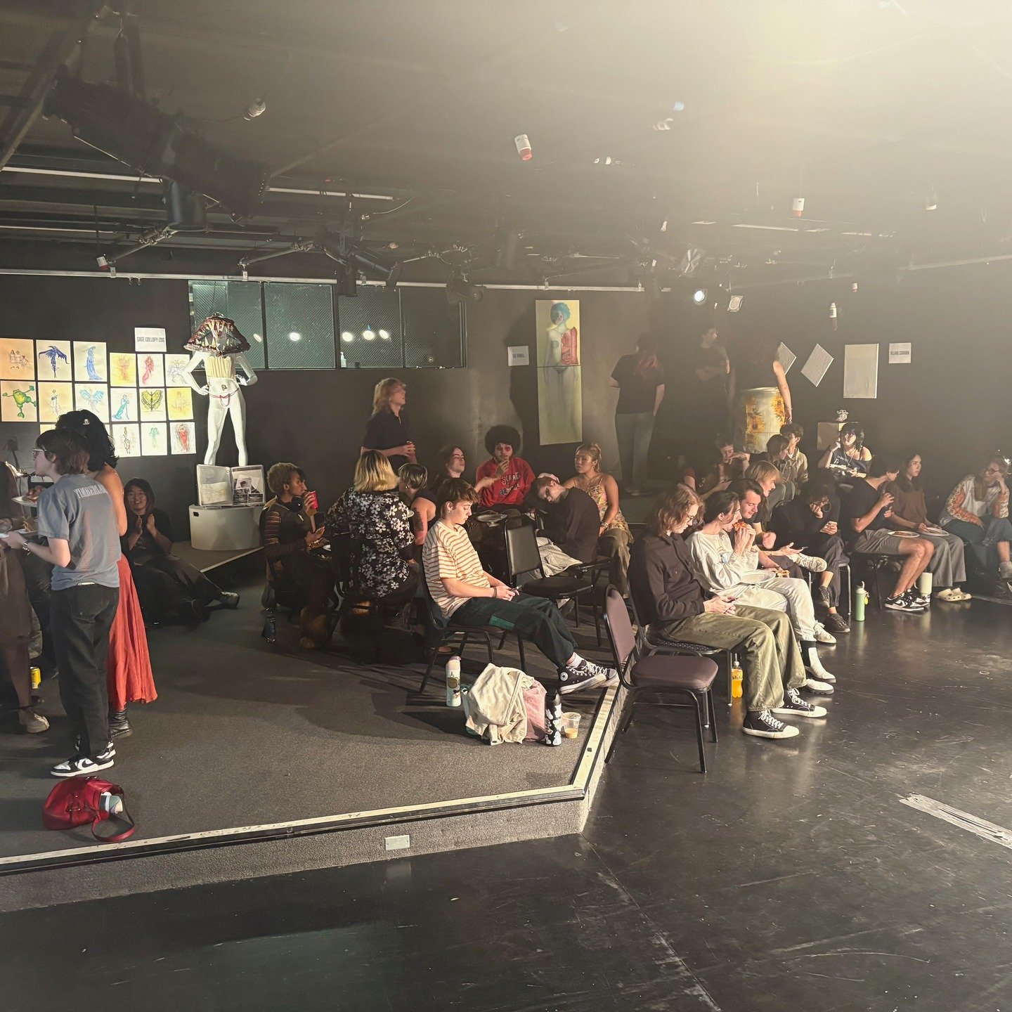 TRANS VISIBILITY SHOWCASE

Artists:
@melanie._cowman 
@bananadog137 
@collopy_zois 
@kaydenjmerritt 
@grayson_rebello 
@em._.vnc 
@xlxndxn 

Event Team:
@kaydenjmerritt 
@xlxndxn 
@joecrry_