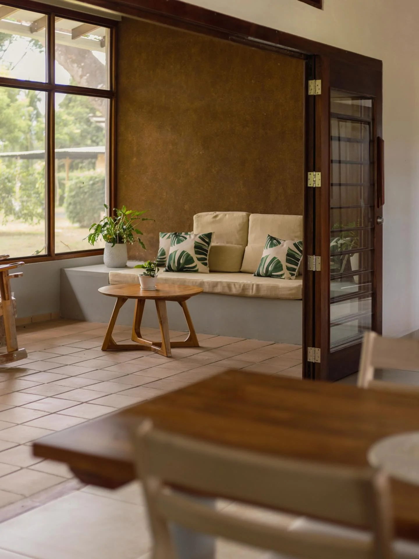 Homes designed to welcome light, breeze and calm. A SEPIA summer afternoon at Casa Alegre. 🌾

Comment &ldquo;INFO&rdquo; to learn more about our approach on sustainable, tropical architecture. 

Discover our work at www.sepiapanama.com