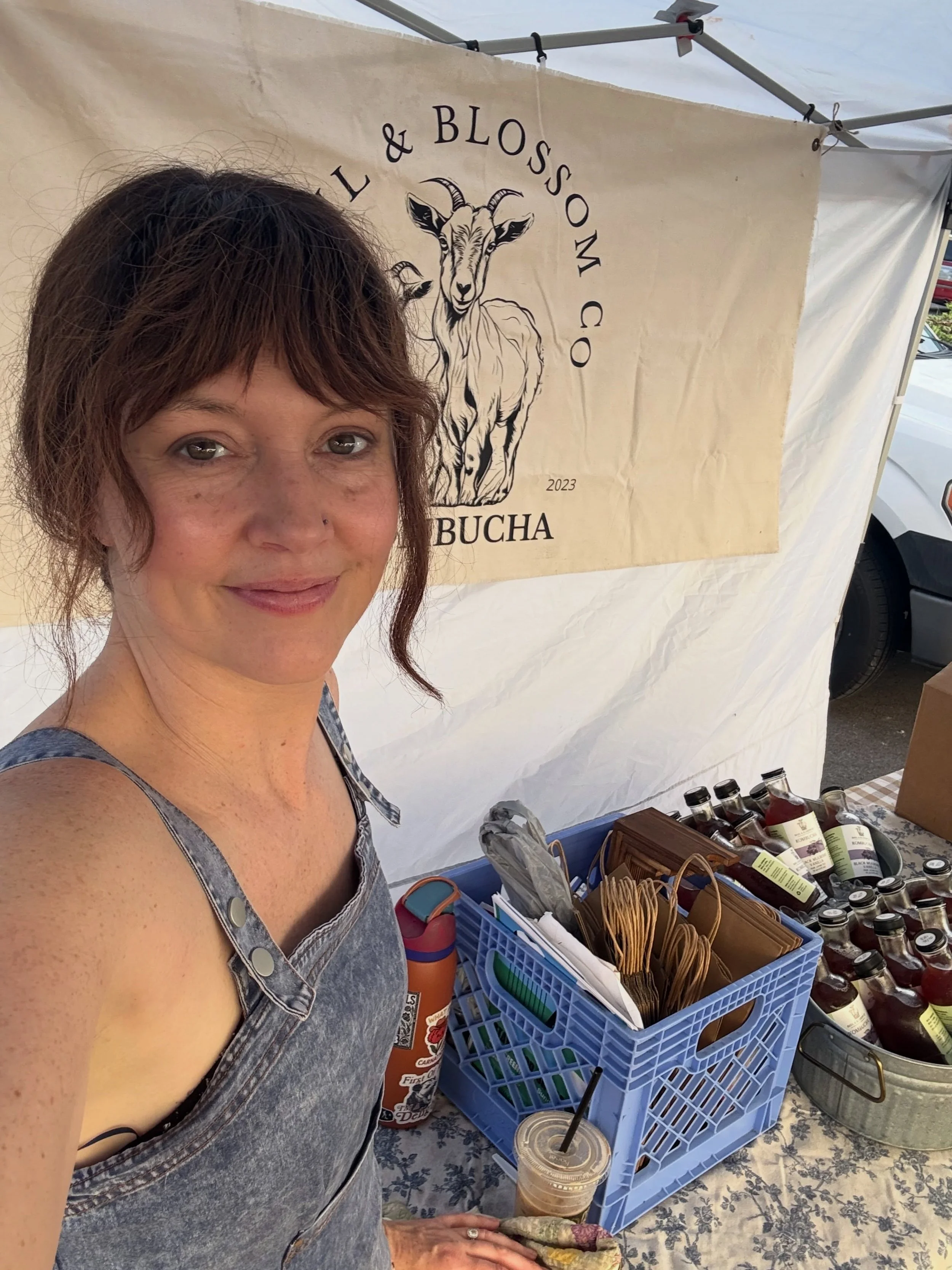 Get here early to the @newalbanyfarmersmarket and beat the heat! Get your kombucha fix before we sell out, and if you&rsquo;re looking for local, in season peaches they are in full force here today! 🍑🍑🍑🍑
