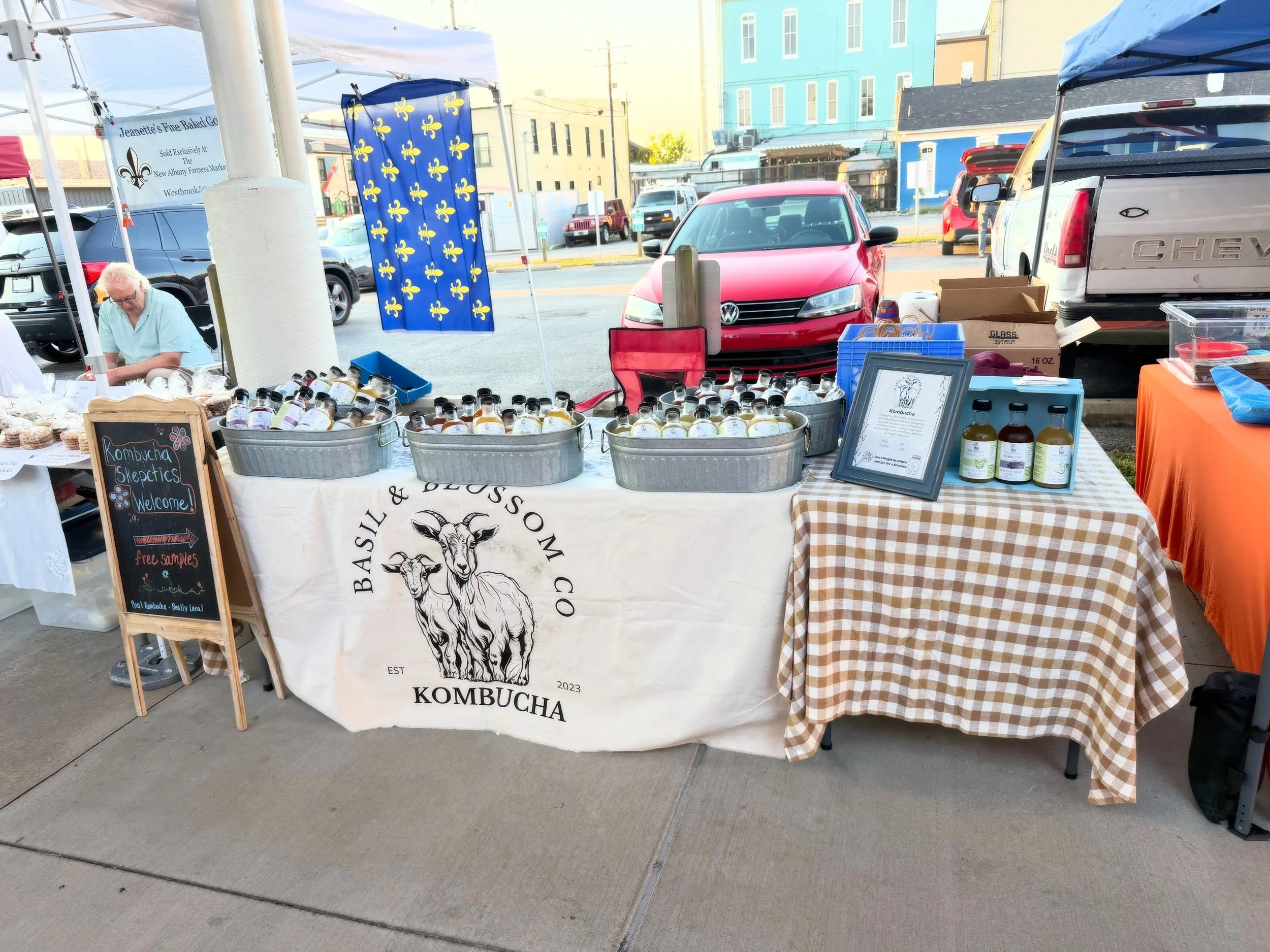 I&rsquo;m here! Just under the pavilion this morning! See you at the @newalbanyfarmersmarket till noon!