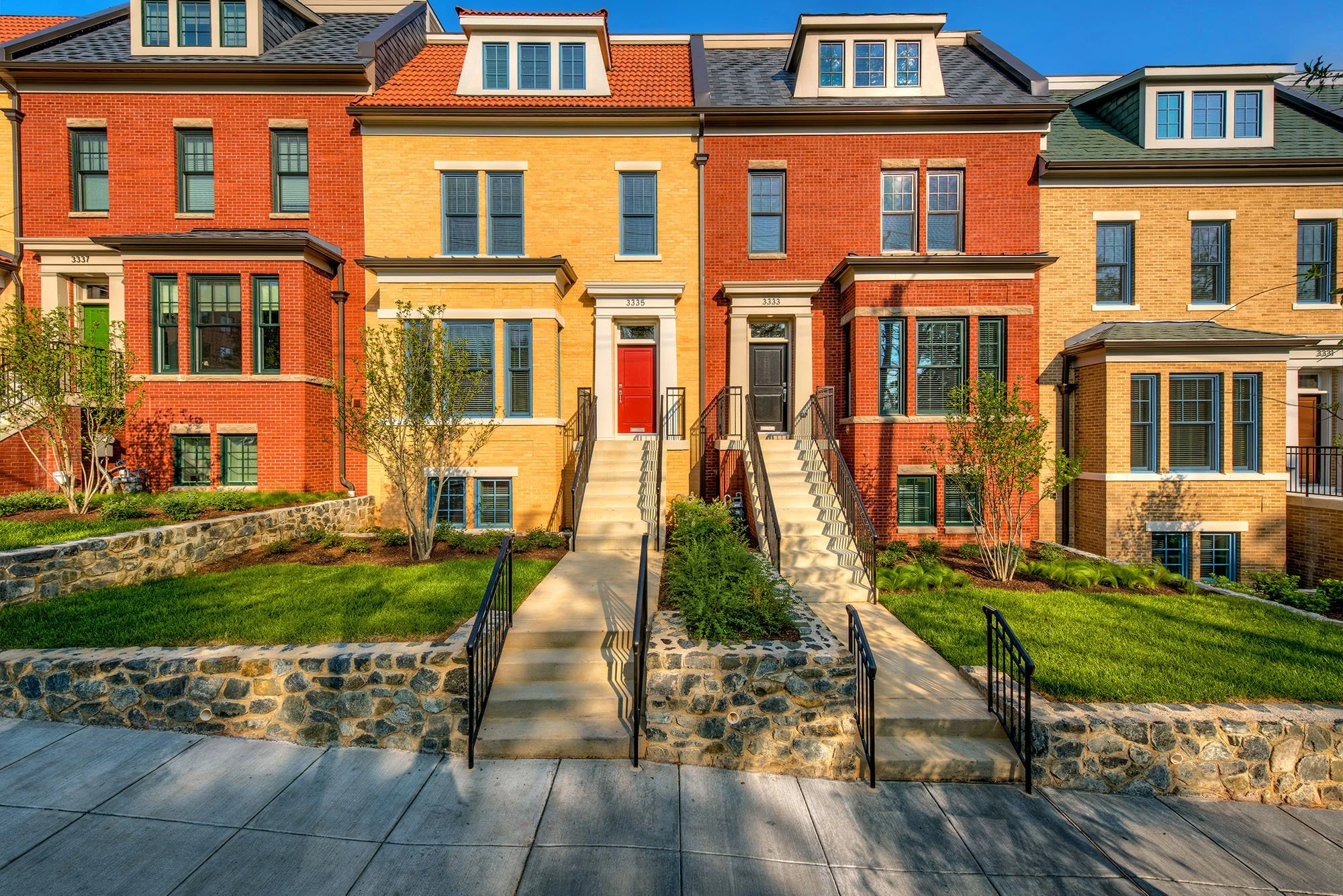 mwa-bozzuto-cathedral-commons-townhomes-facade.jpg