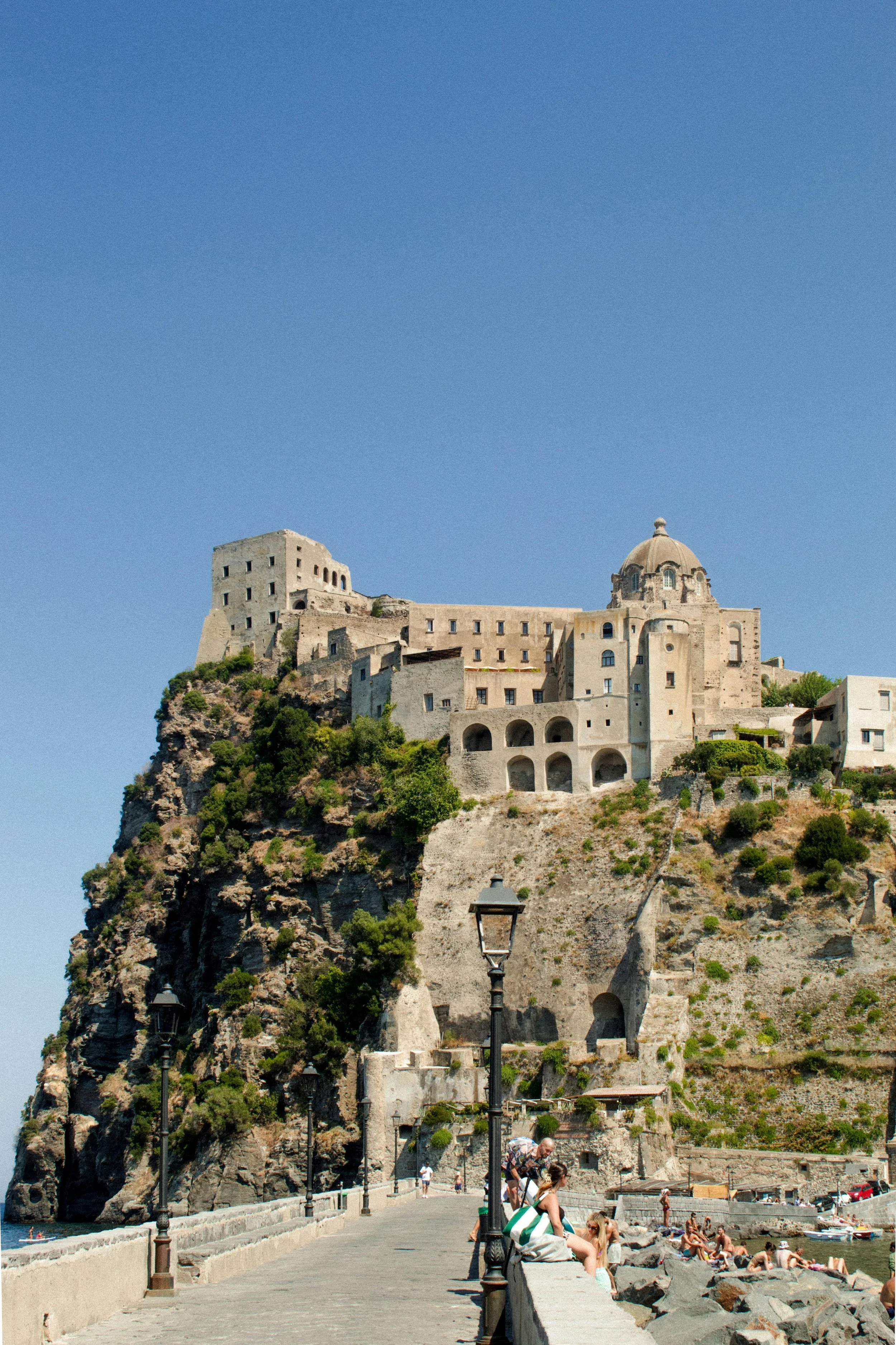 castelloaragonese-ischia.jpg