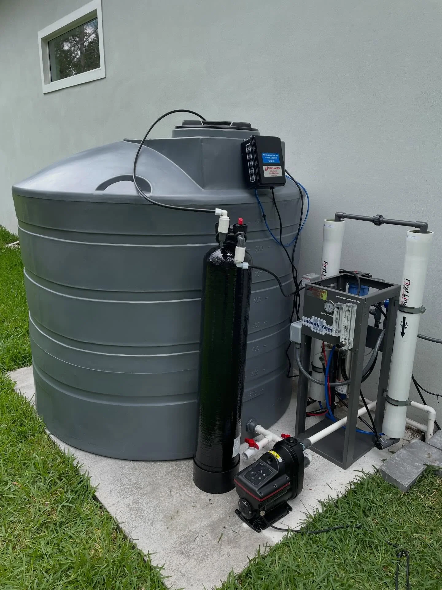 New Filter Friday! 

We installed a new whole house RO with a 1100 gallon storage tank for our customer in Jupiter Farms. 

They will now have perfect water from even tap in the house! 

Do you live in Jupiter and are tired of smelly, hard water in y