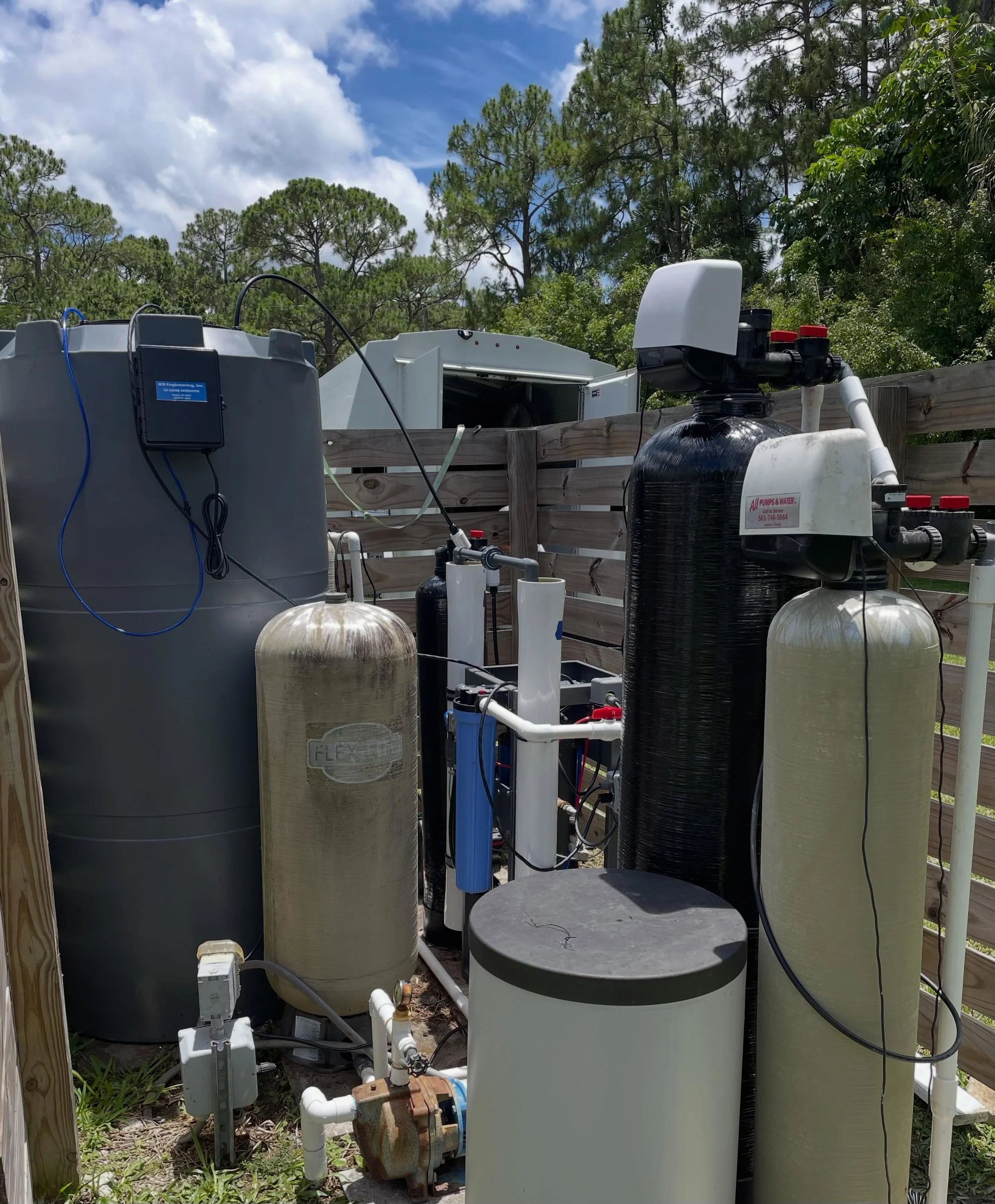 New Filter Friday! 

Another whole house Reverse Osmosis system installed for our customer in Jupiter Farms. Now they have the highest quality water you can have running through every tap in the house! 

Do you live on a private well and want the hig
