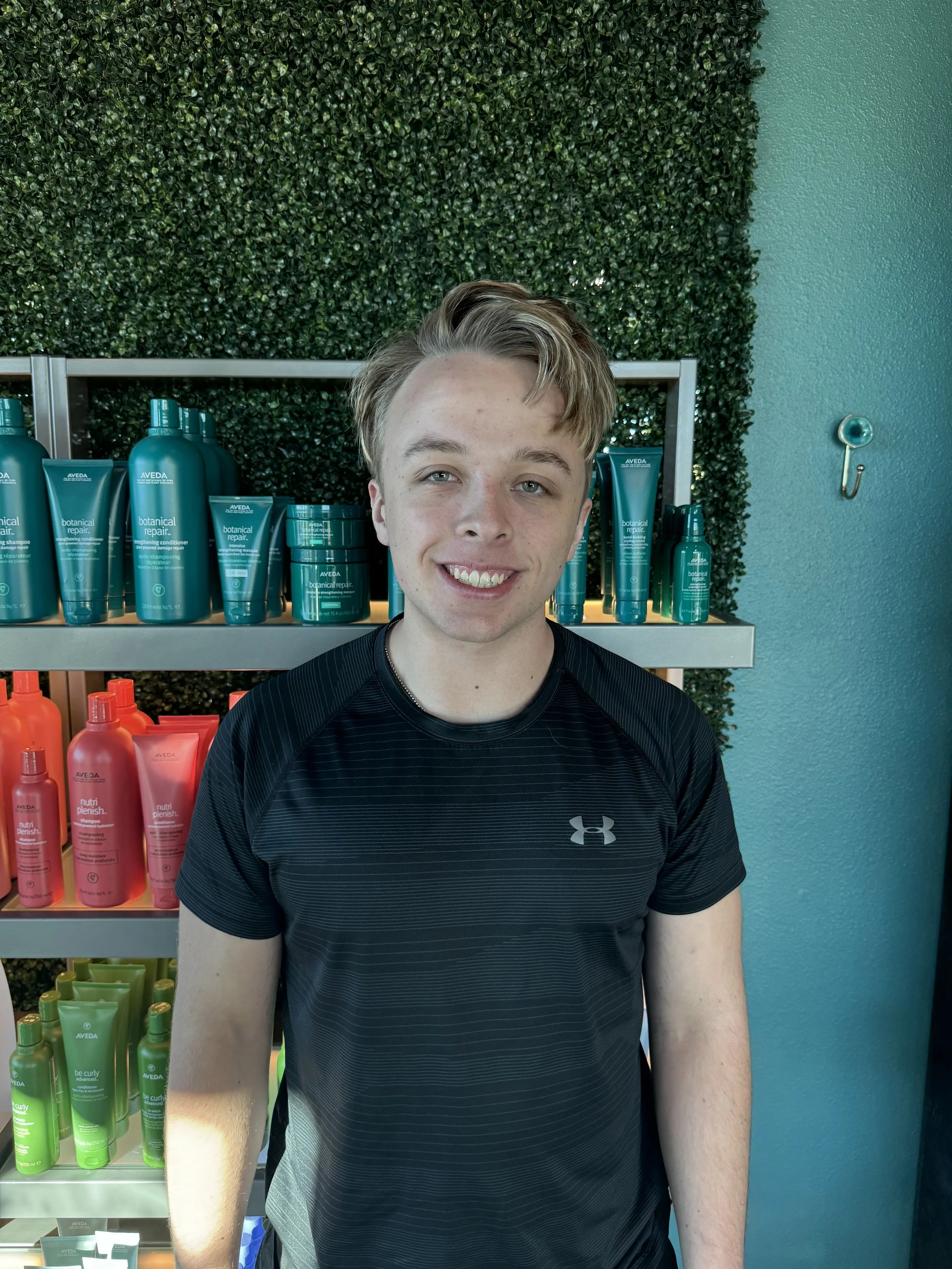 Ravissante-AVEDA-Monument-CO-salon-spa-haircuts-haircolor25.jpeg