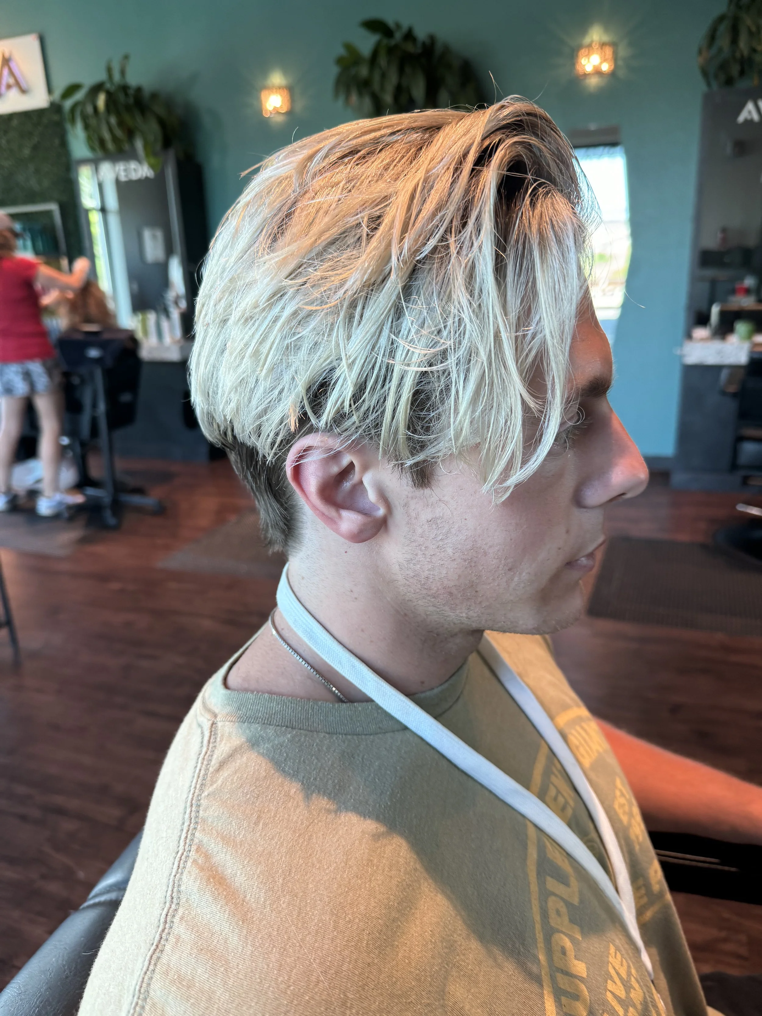 Ravissante-AVEDA-Monument-CO-salon-spa-haircuts-haircolor26.jpeg
