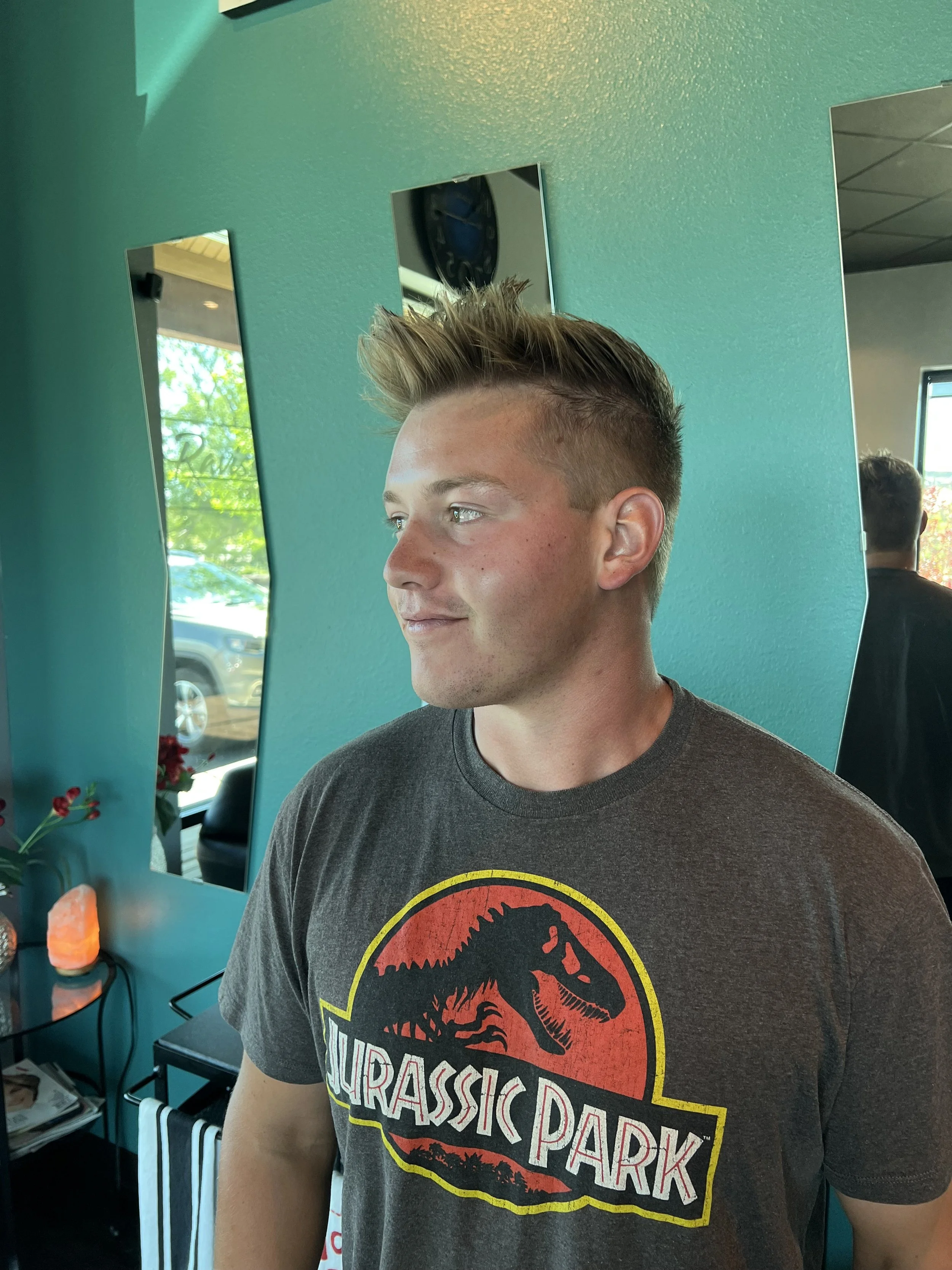Ravissante-AVEDA-Monument-CO-salon-spa-haircuts-haircolor36.jpeg