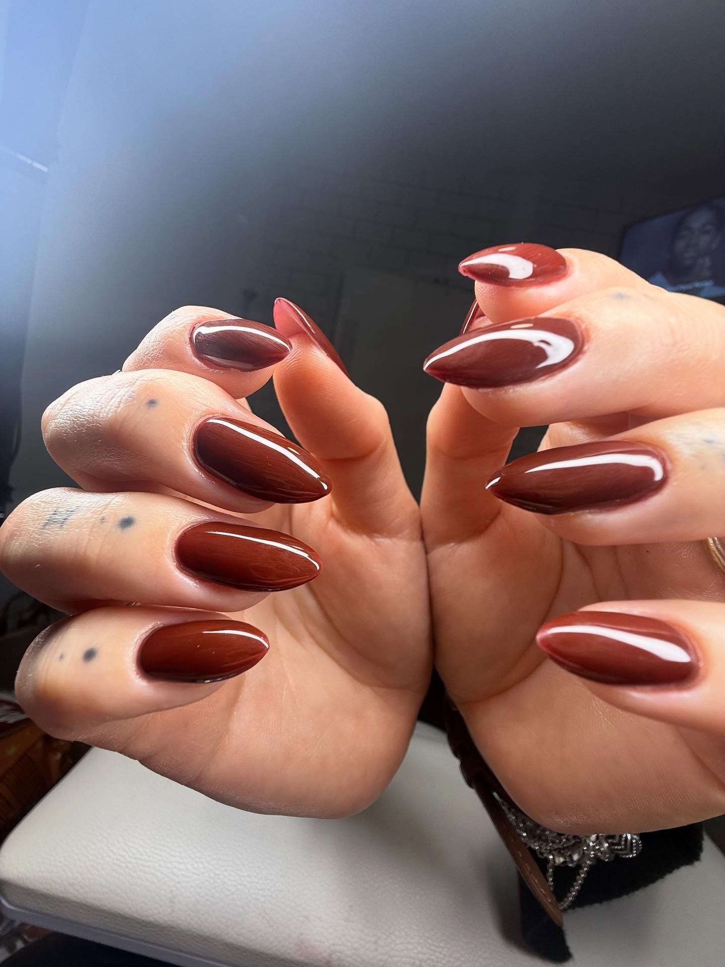 Test time 😍 Which photo catches your eye more &mdash; the first or the second? 👀 Comment below 👇

💅 And guess what? You can now book your appointment online! ✨