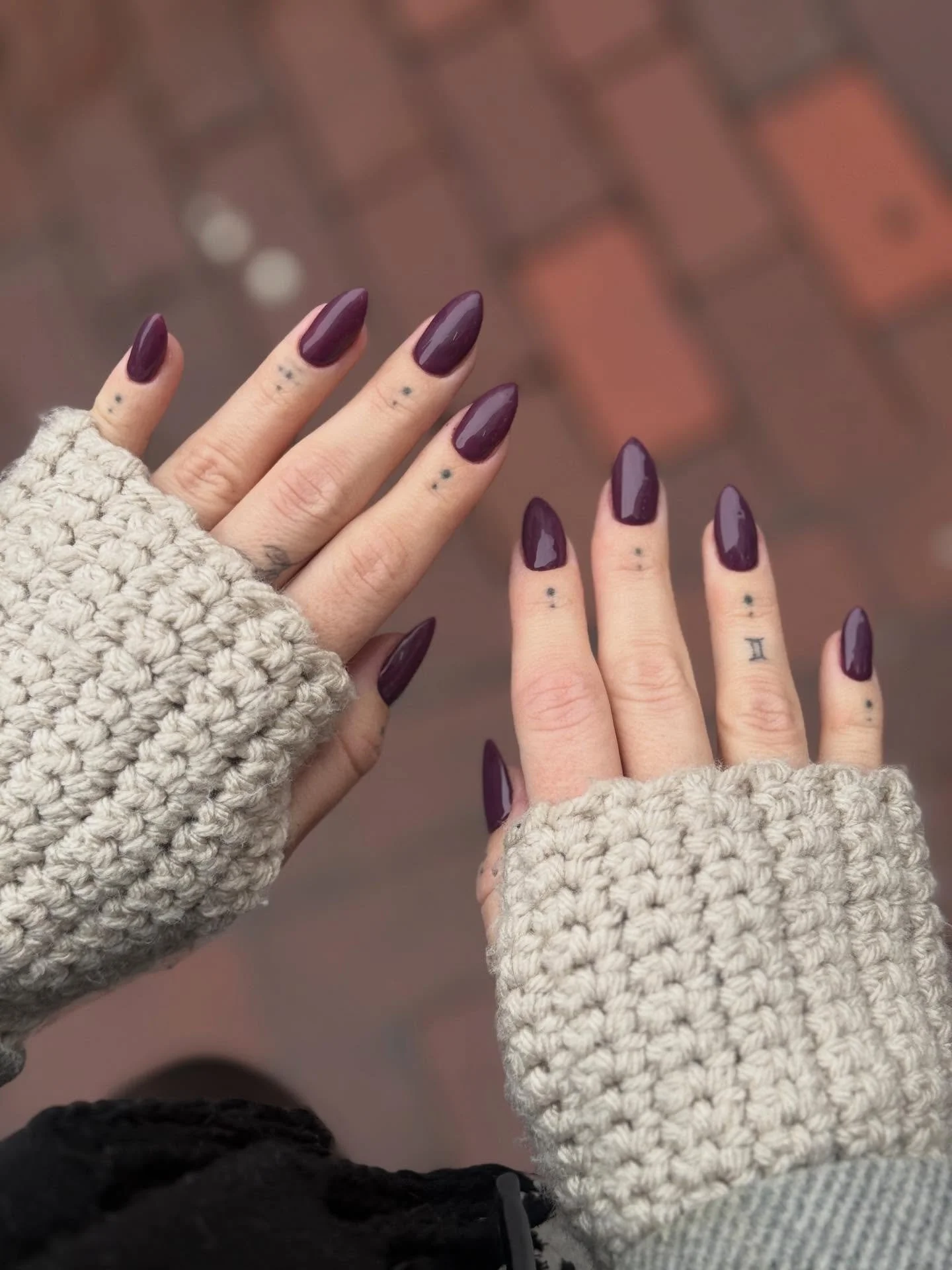 Winter tones that warm you up 💜❄️
When nails are well done, even cold colors feel cozy.
Flawless finish + perfect shine = no mistakes ✨💅