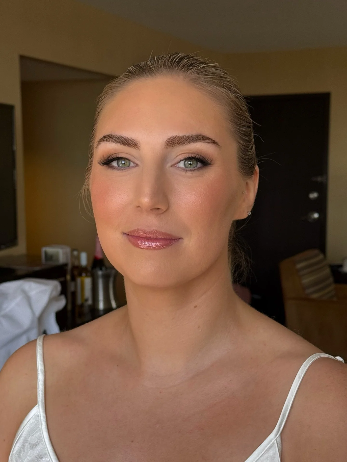 before and after: bridal trial to wedding day edition. 

Zoe loved her trial, and wanted to make slight tweaks to make everything a little more amped up. We adjusted the shadows to be all matte, gave her a more defined lash line, and made the blush m