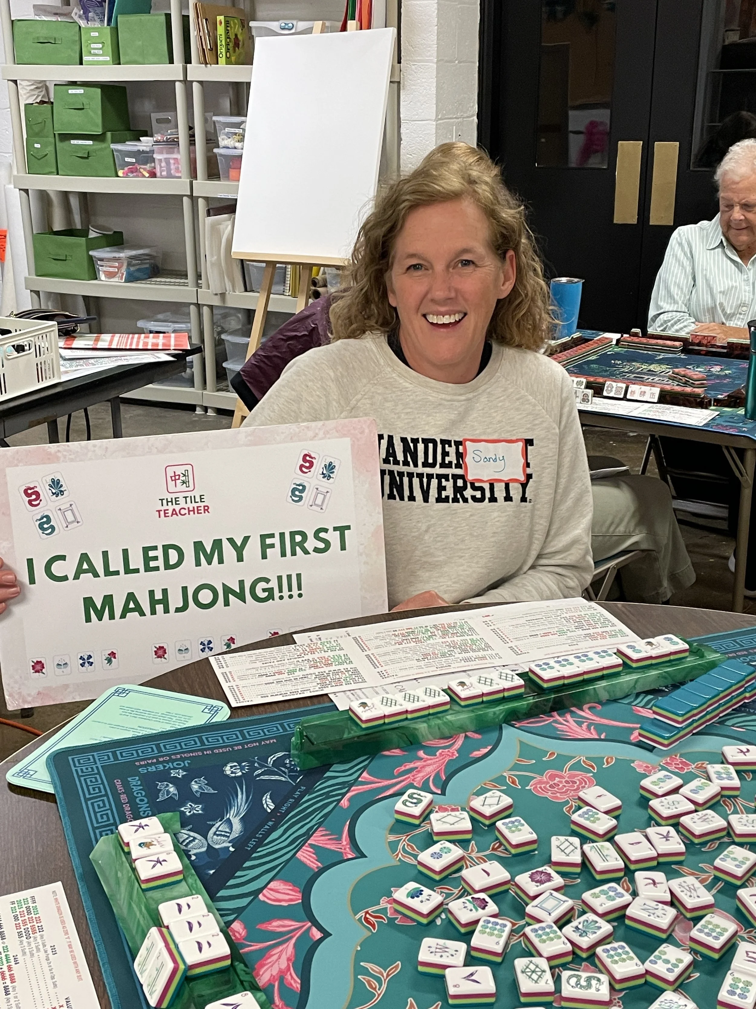 SANDY CALLS MAHJONG!