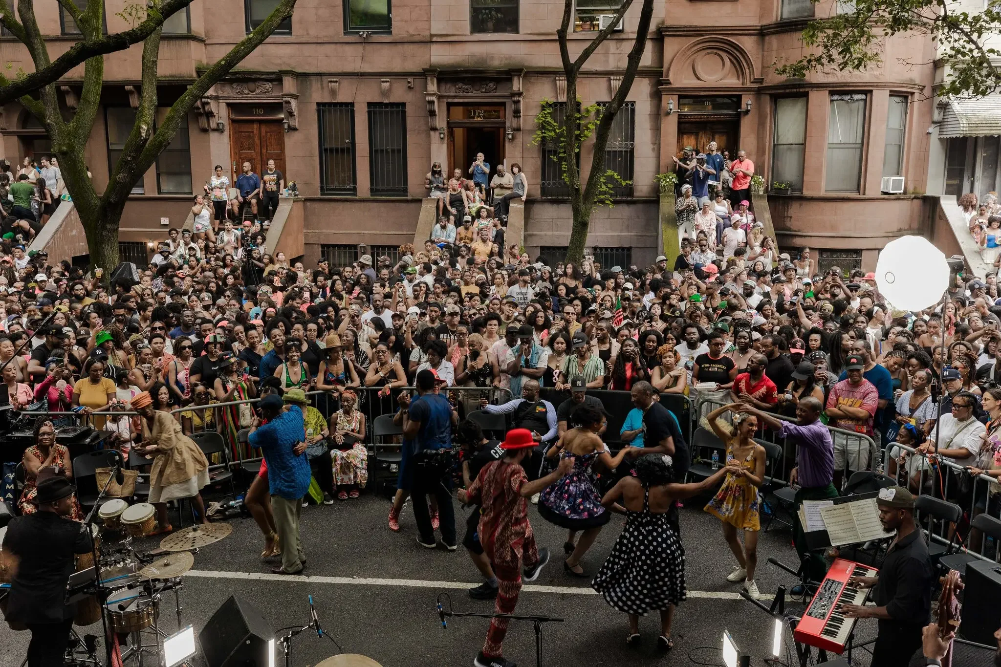 BLOCK PARTYS HAPPEN IN HARLEM