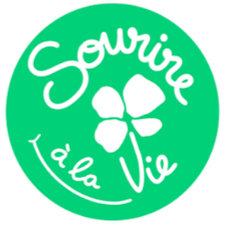 Logo vert avec le texte 'Sourire d'la Vie' entourant une étoile à cinq branches. Runfest revrse 1€ par billet vendu à l'association Sourir à la Vie.