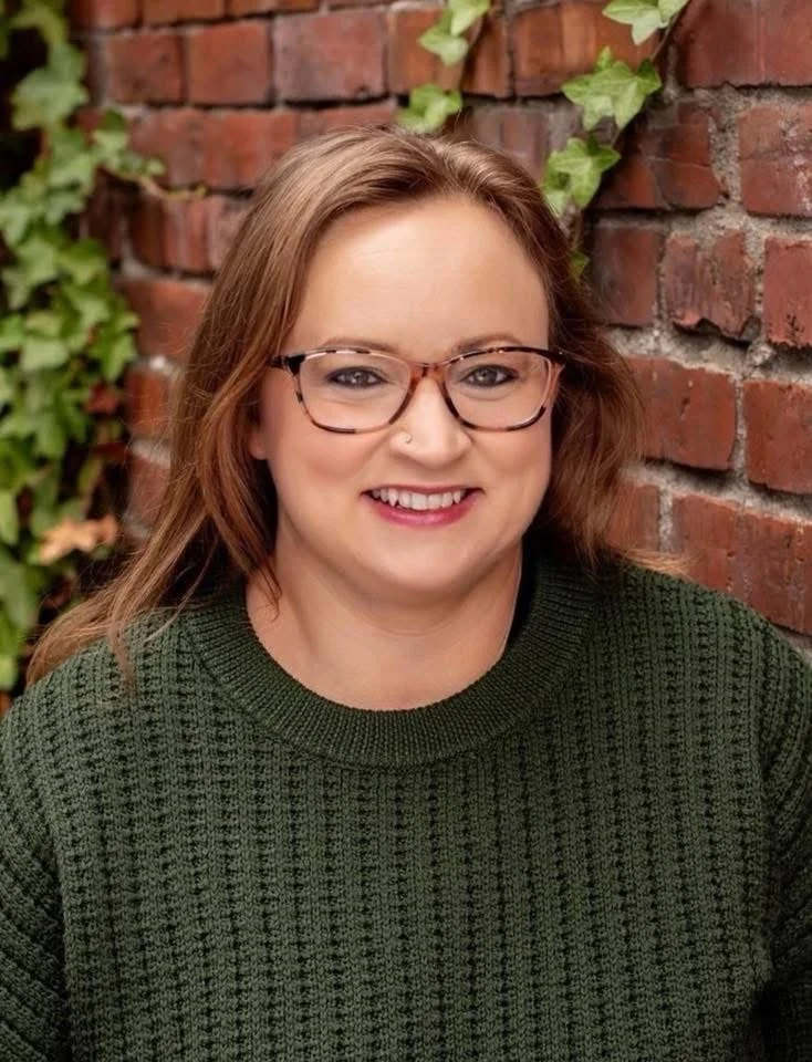 Amber Noone, LMHC, LCPC is a licensed therapist in Washington and Montana.  She provides compassionate, trauma-informed therapy for teens and adults navigating anxiety, depression, relationship challenges, family conflict and life transitions.