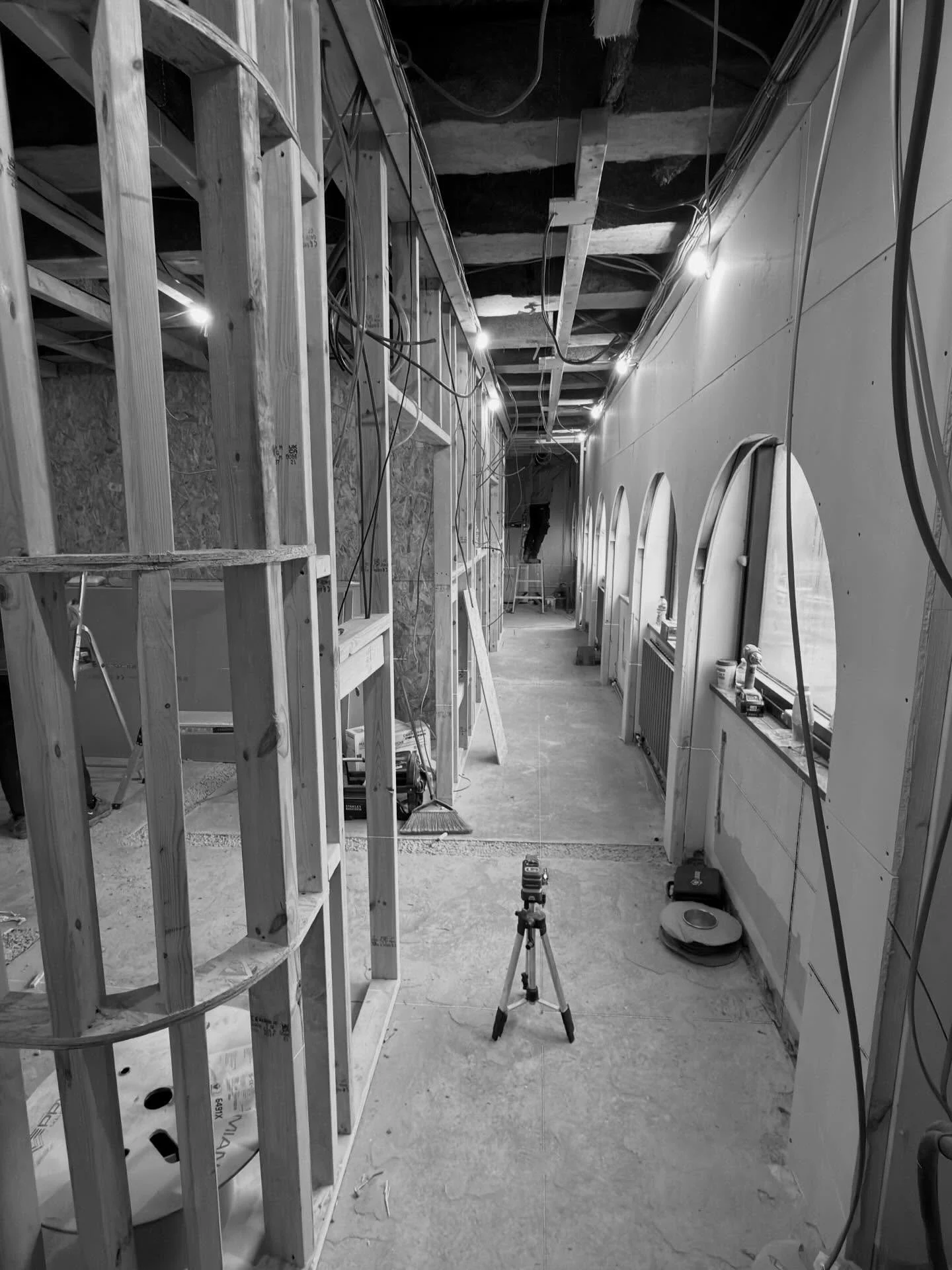 Dust everywhere but the vision is getting clearer by the day 👷🏽&zwj;♀️

Can you picture it yet&hellip; or do I need to show you more? 👀

#comingsoon #fittstudio #reformerpilatesuk #fitt #newcastlefitness