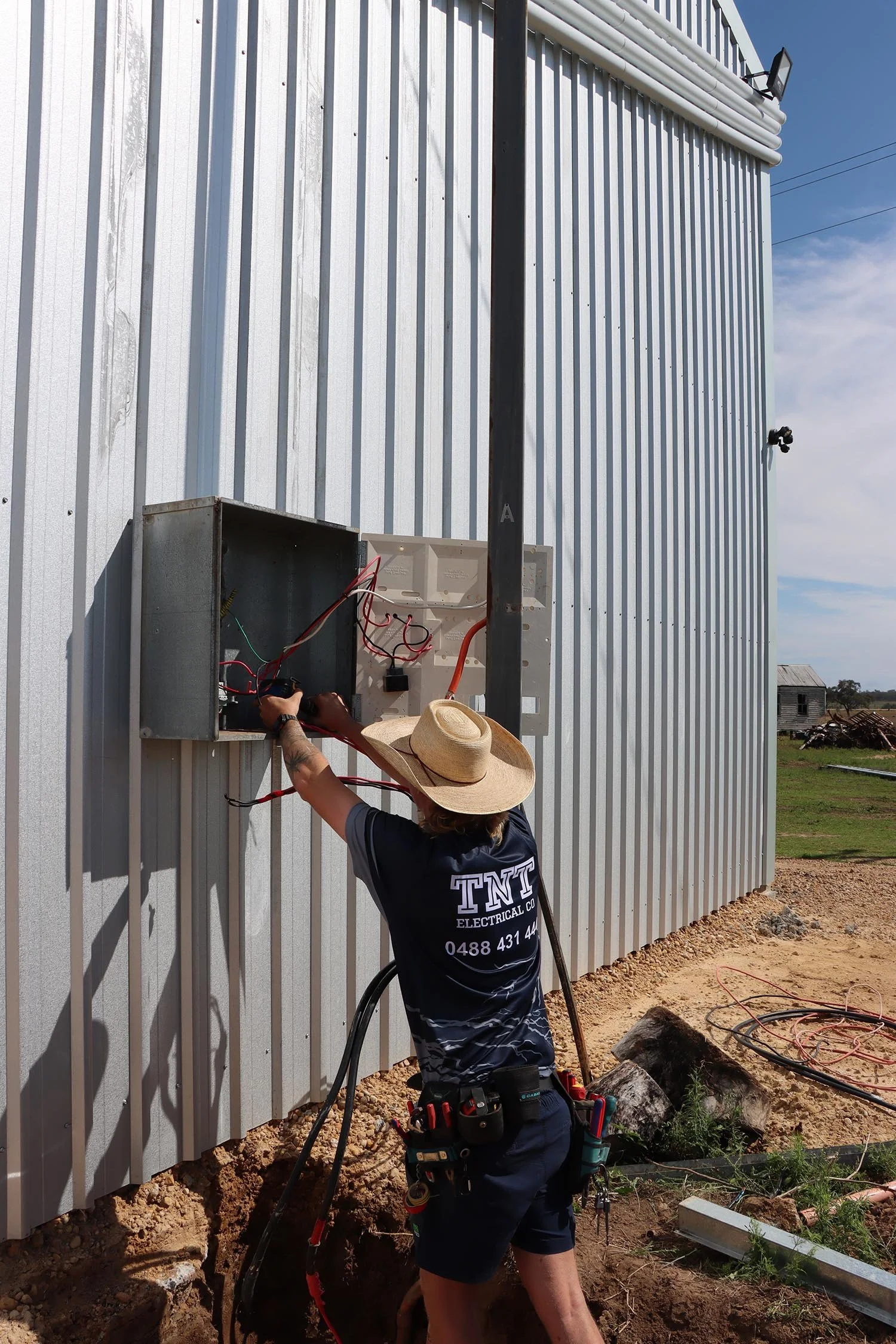 TNT Electrical Co | On the job