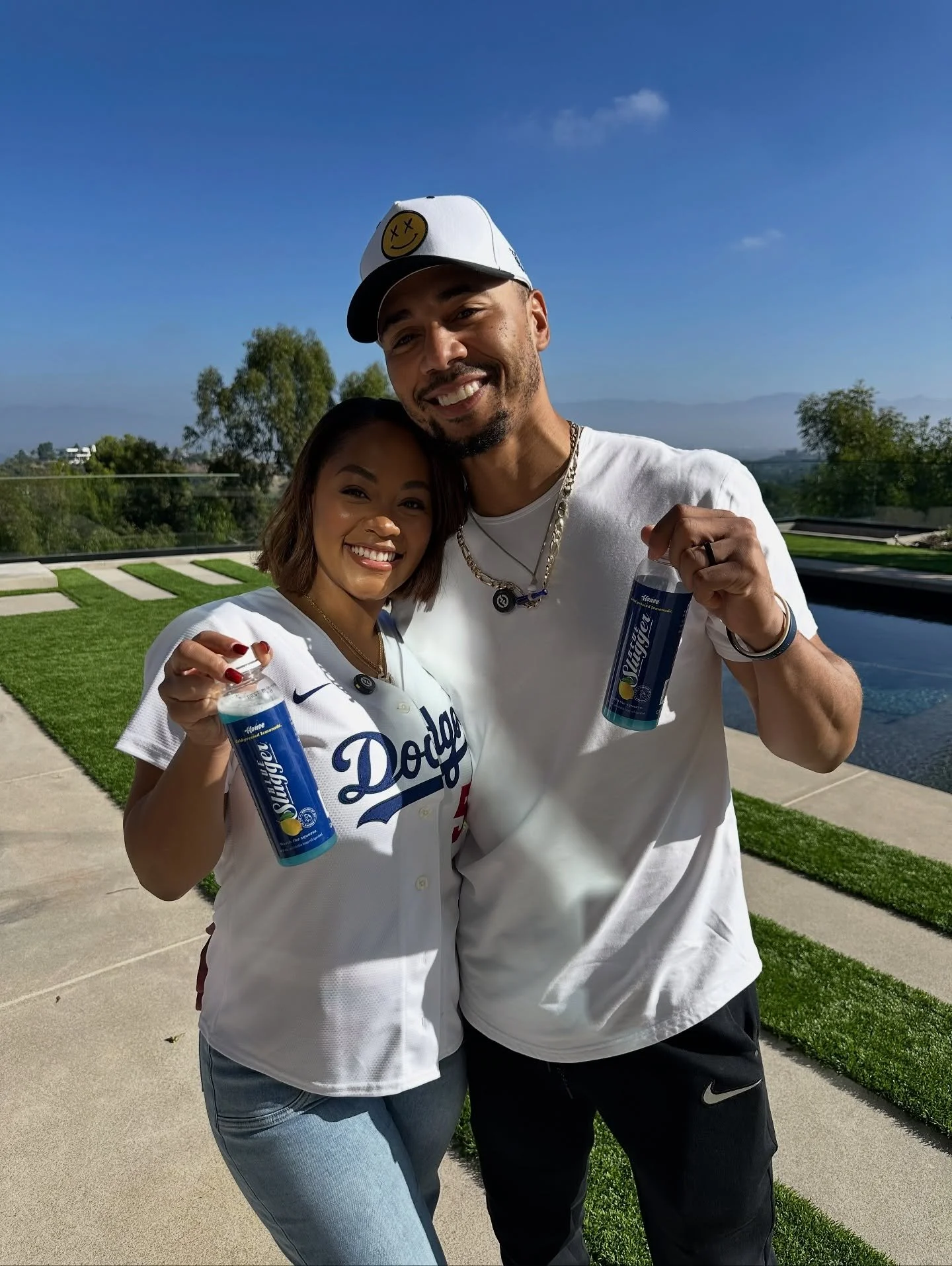 Game night just got sweeter 💙🍋 

Try Blue Slugger &mdash; a cold-pressed lemonade crafted by The Betts family, perfect to cool down on gameday!

If you missed us last night, don&rsquo;t worry! We are back for Games 4 &amp; 5 at Dodger Stadium. 

📍