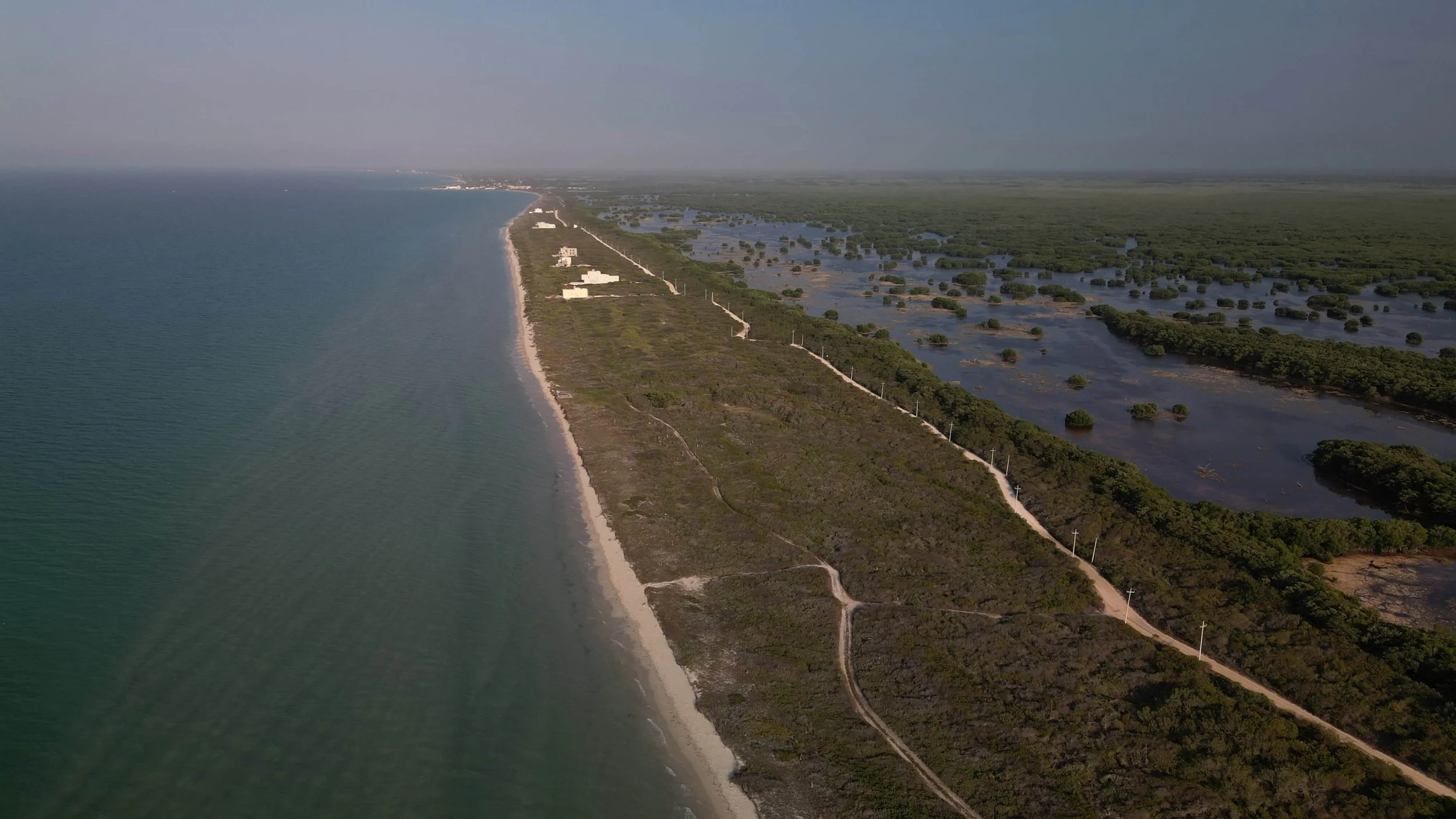 Puerto_Sisal_mar.JPG