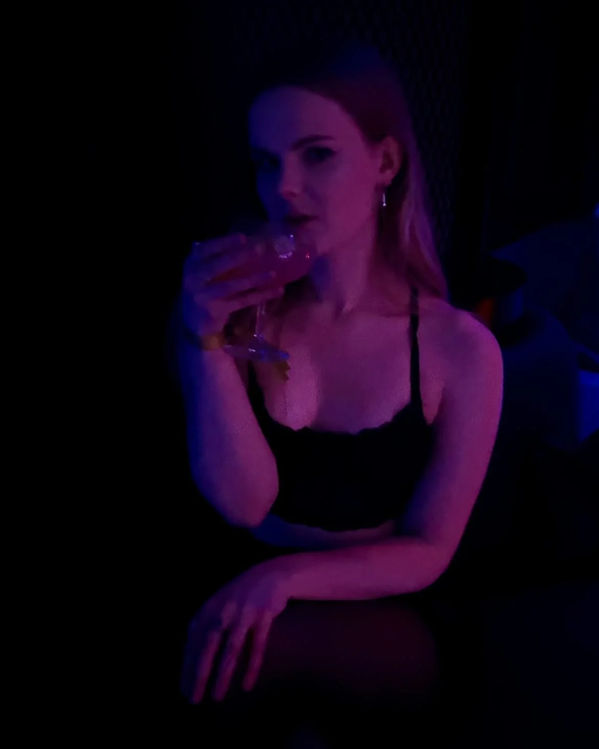 shout out to the woman that gave me sparkling water outside the club