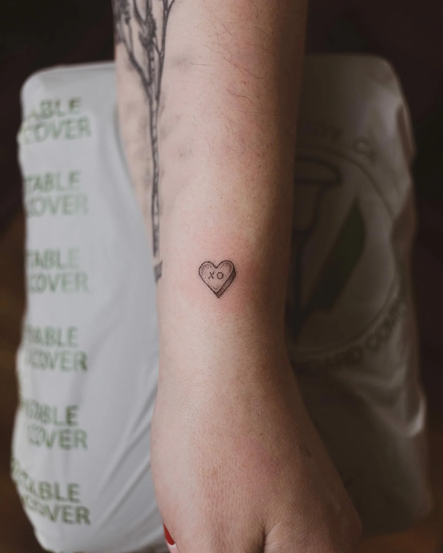 Cuuutie lil handpokes I got to do at our Valentine&rsquo;s Day event last weekend at @intimate.impressions, thanks to all who came out and made it an amazing day 🥰