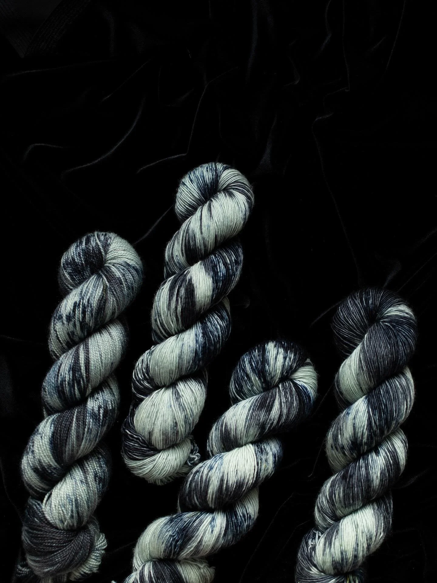 new colorways in the shop 😍 i have a limited stock ready to head to new homes, as well as preorder sweater quantity bundles available on select bases that are discounted from 10-20% off 🫶🏻 shop link is in my bio! if you have any questions, let me 