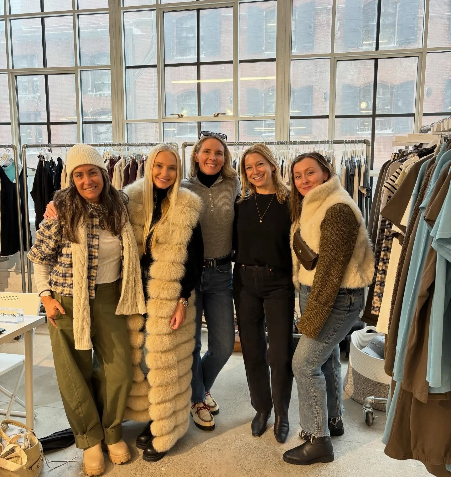 besties 🤍💙 @bluebirdedina @sachabluebird amow @jessicakostouros @jenmenchaca @perfectwhitetee