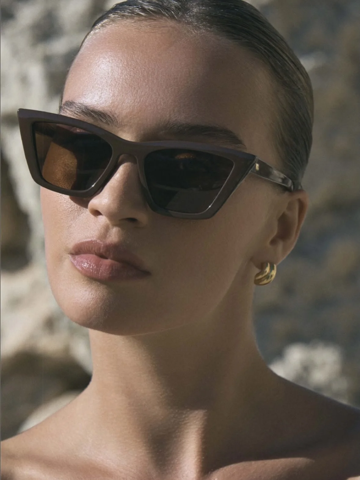 Chic summer shades from @lespecs 🤎