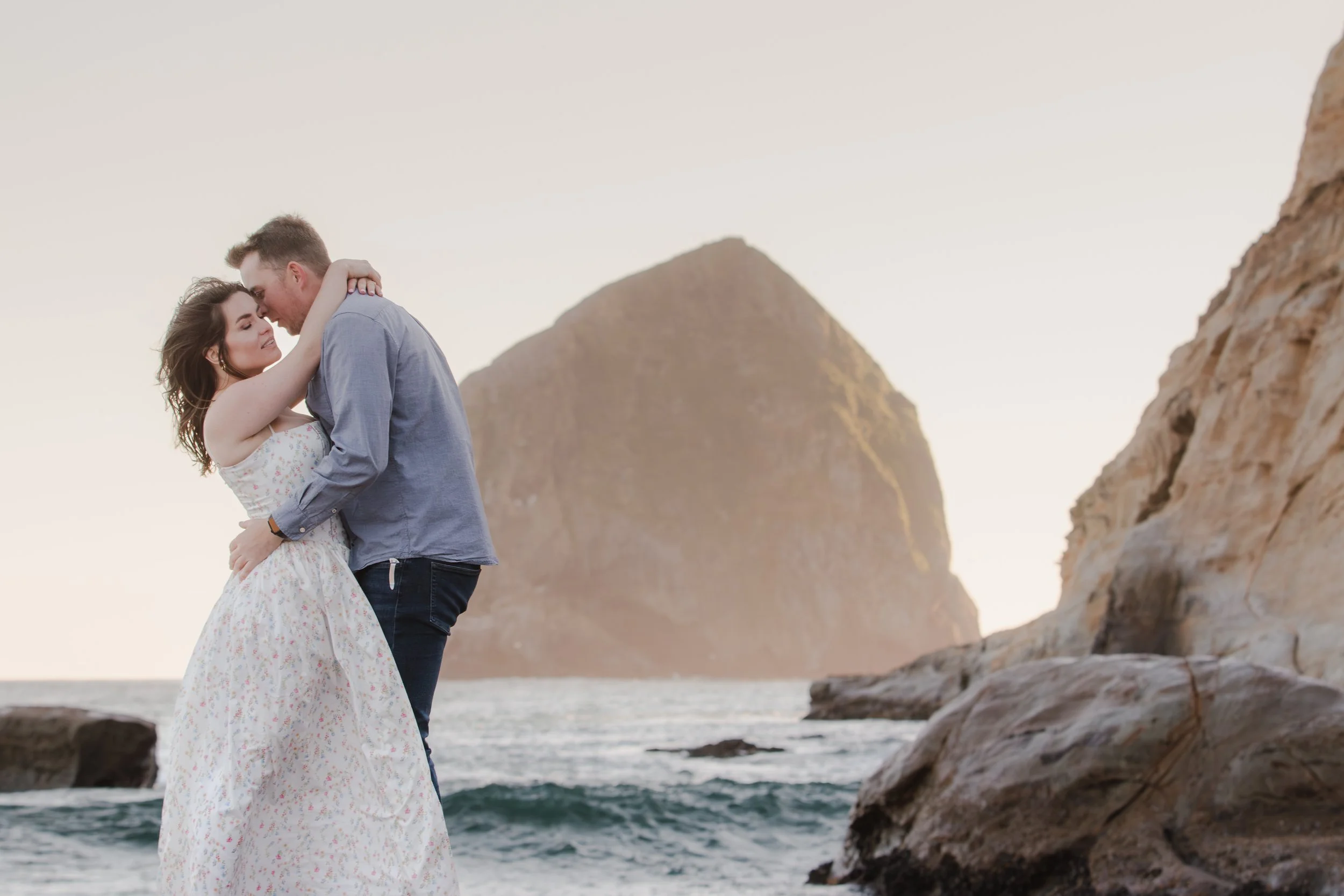 AN OREGON COAST ENGAGEMENT SESSION | MEGAN &amp; ZACH