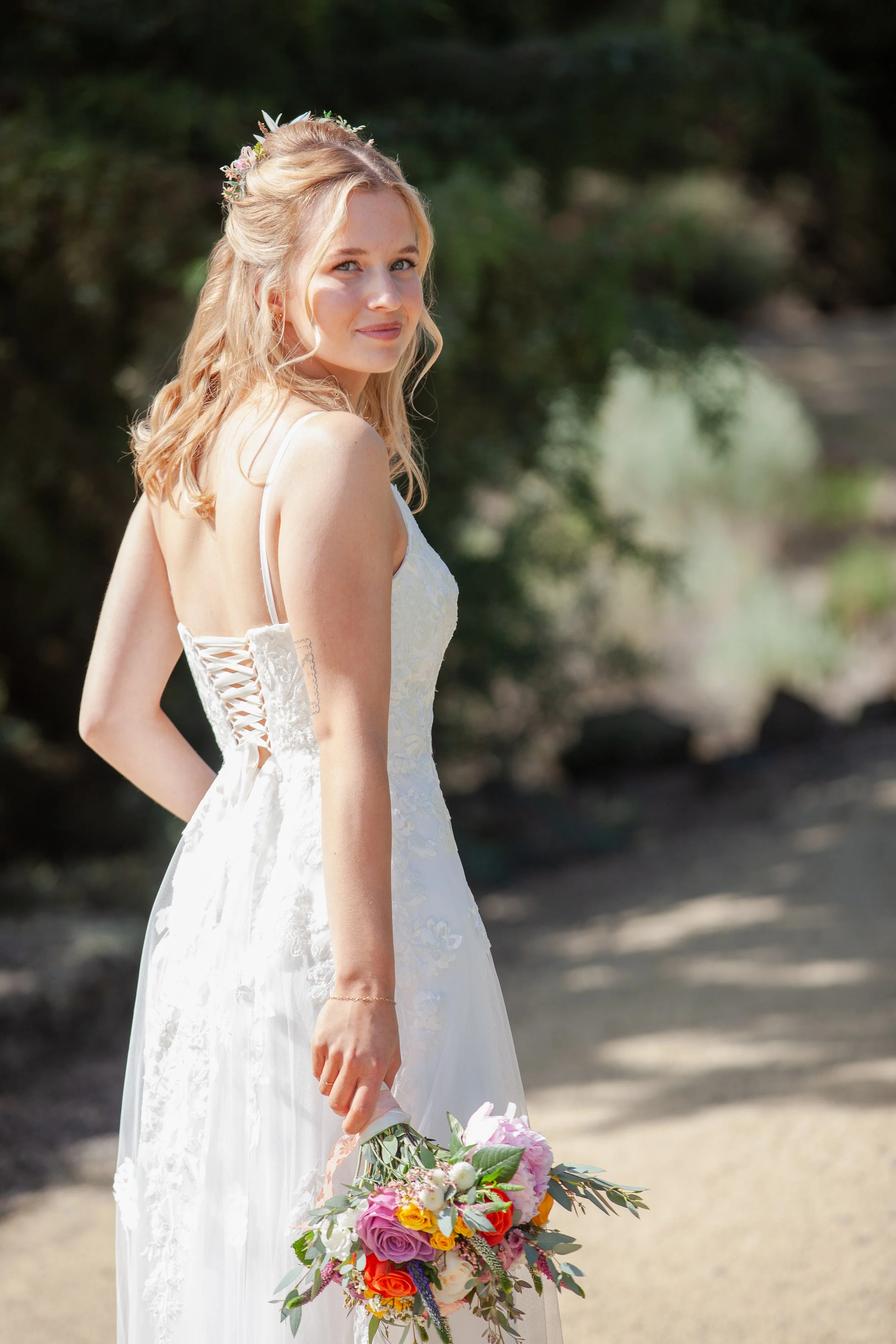 hanai-foundation-bend-oregon-wedding-getting-ready-first-look-bw-10.jpg