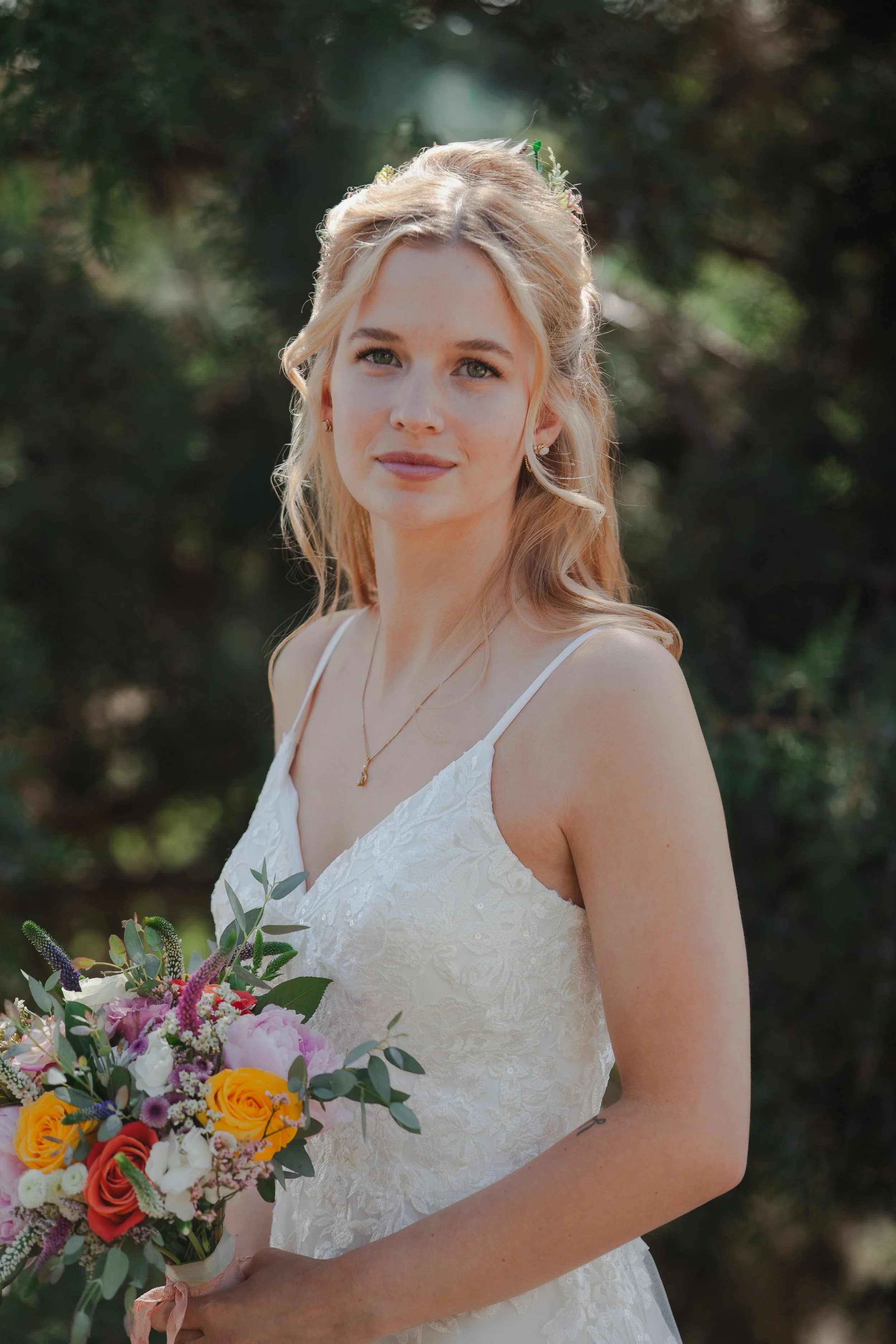 hanai-foundation-bend-oregon-wedding-getting-ready-first-look-bw-13.jpg