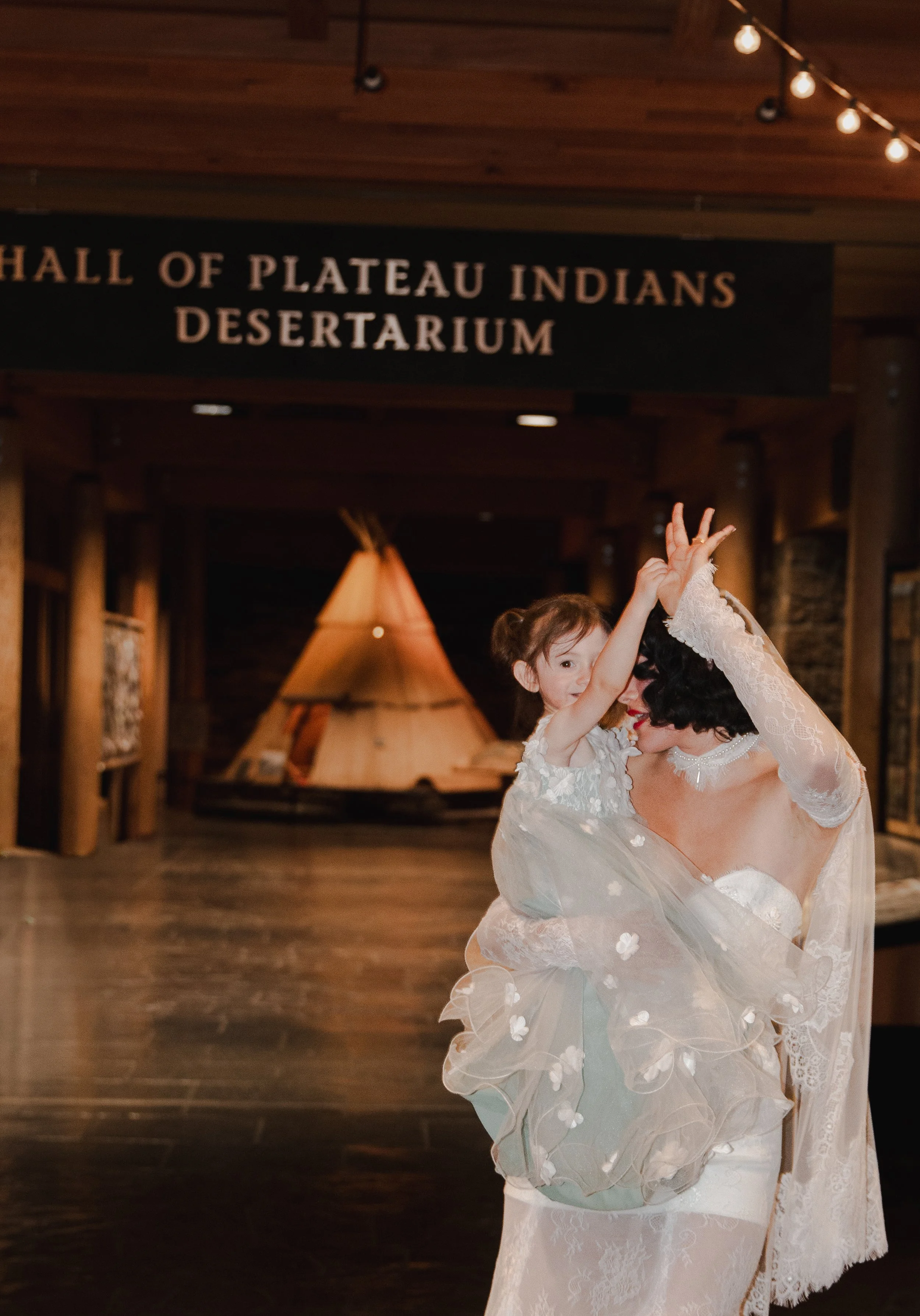high-desert-museum-wedding-reception-portraits-102.jpg