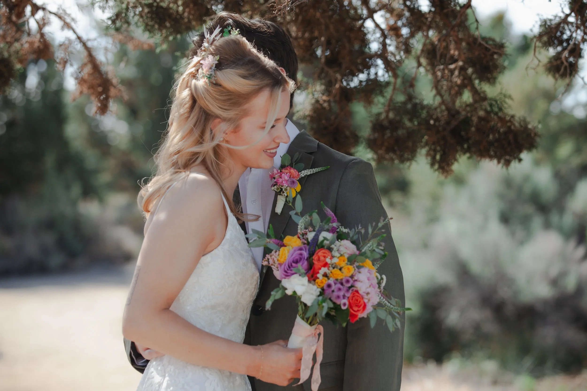hanai-foundation-bend-oregon-wedding-getting-ready-first-look-bw-21.jpg