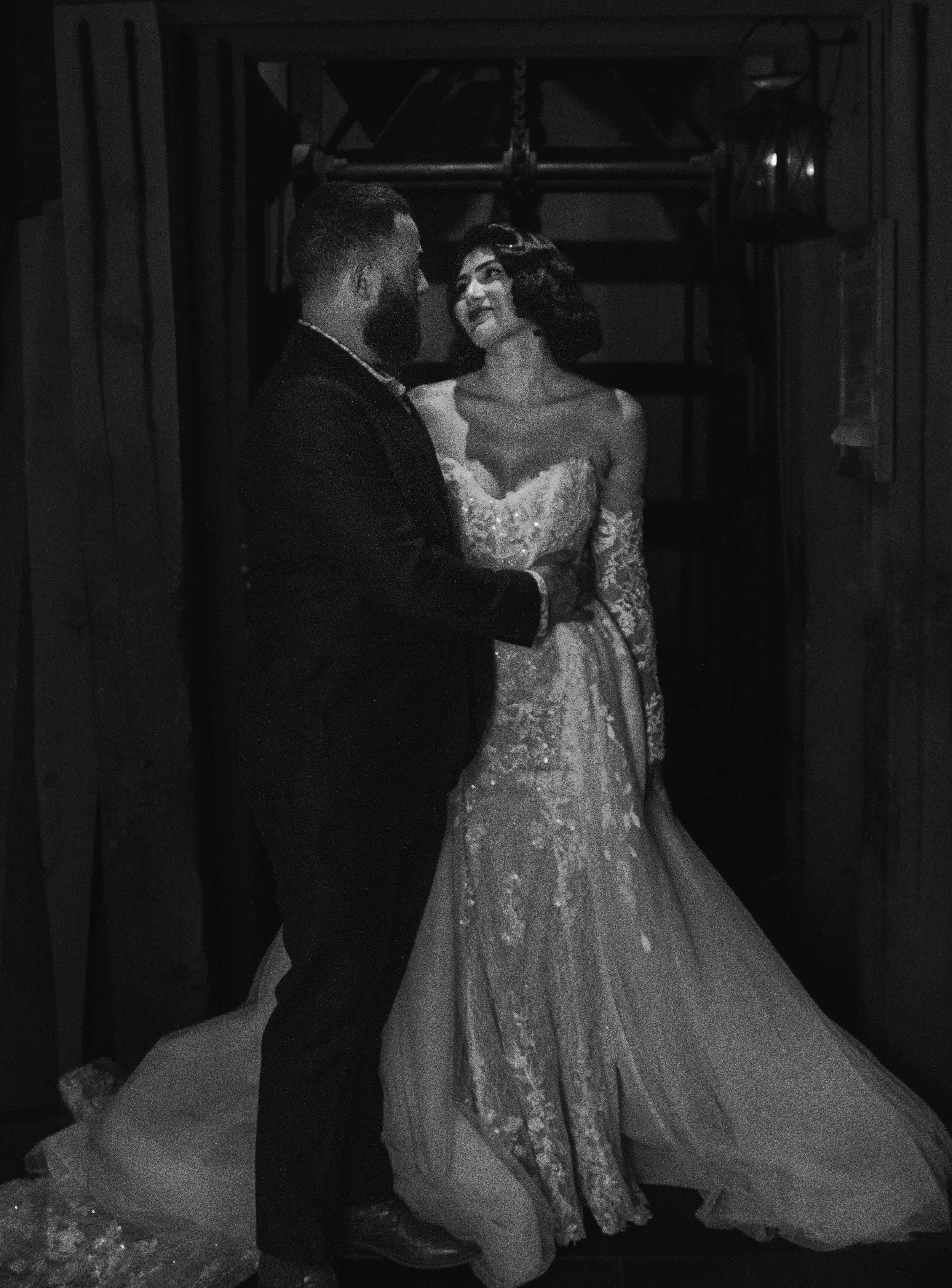 high-desert-museum-wedding-couple-portraits-bw-176.jpg