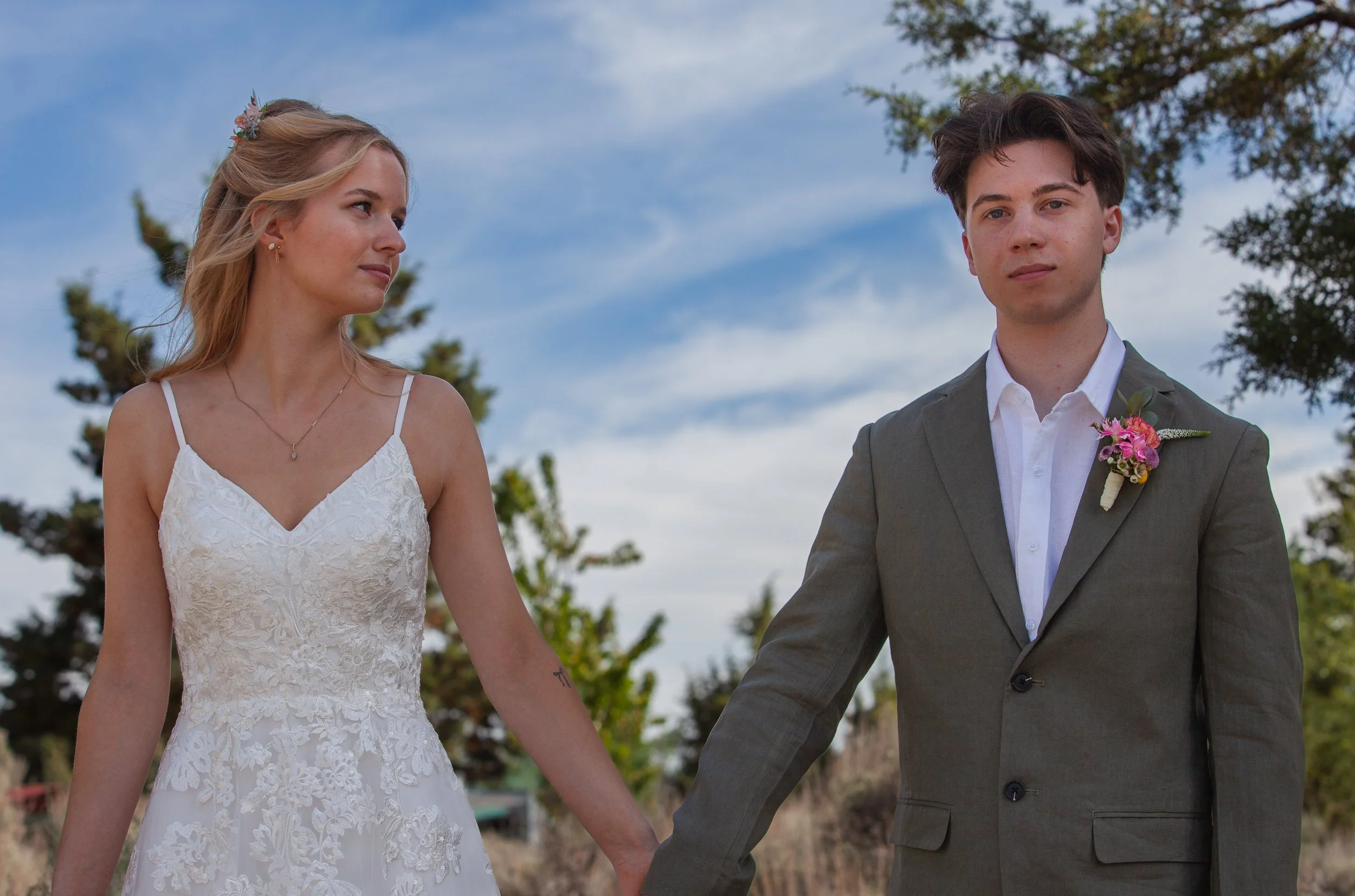 hanai-foundation-bend-oregon-wedding-getting-ready-first-look-bw-32.jpg