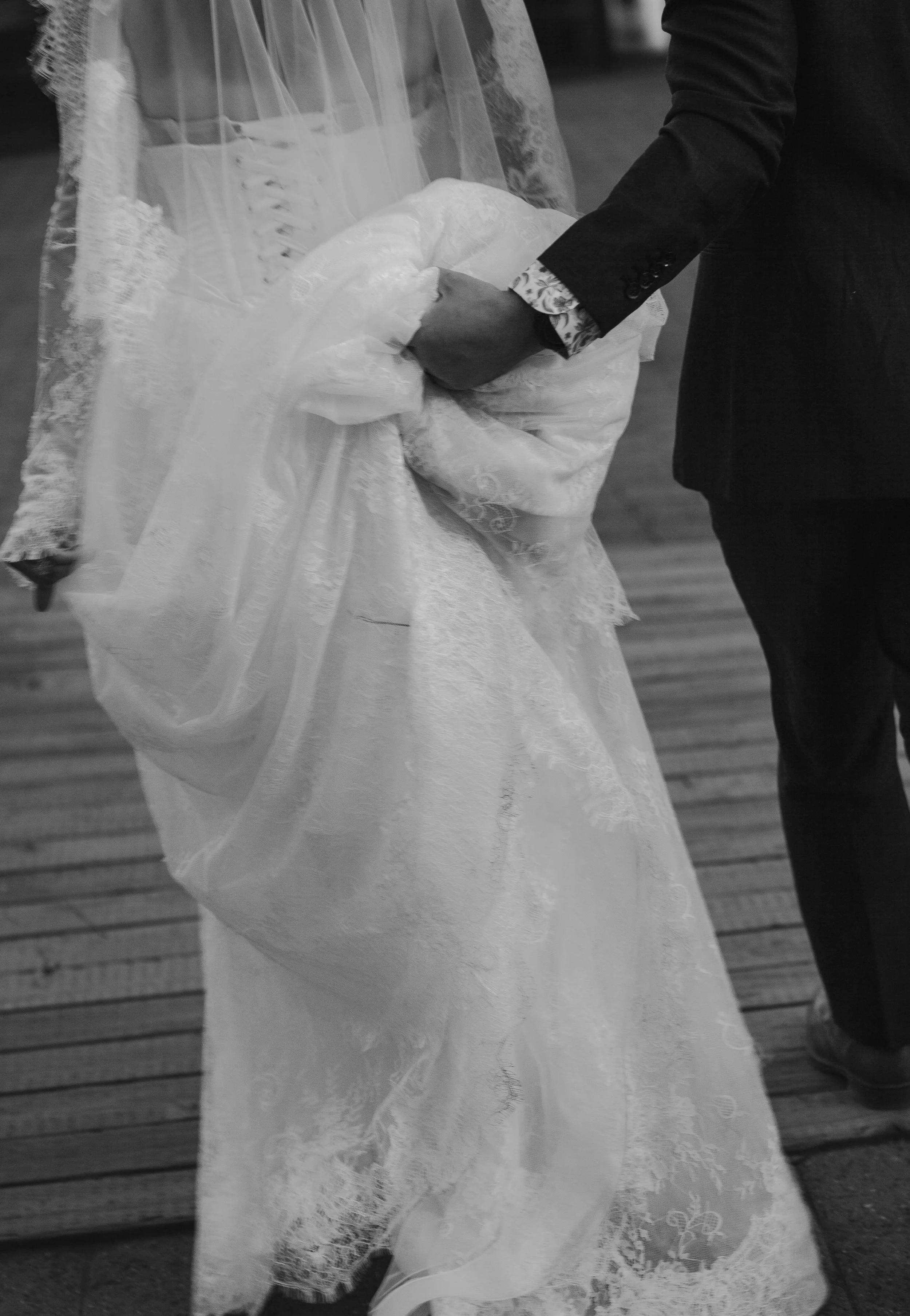 high-desert-museum-wedding-couple-portraits-bw-230.jpg